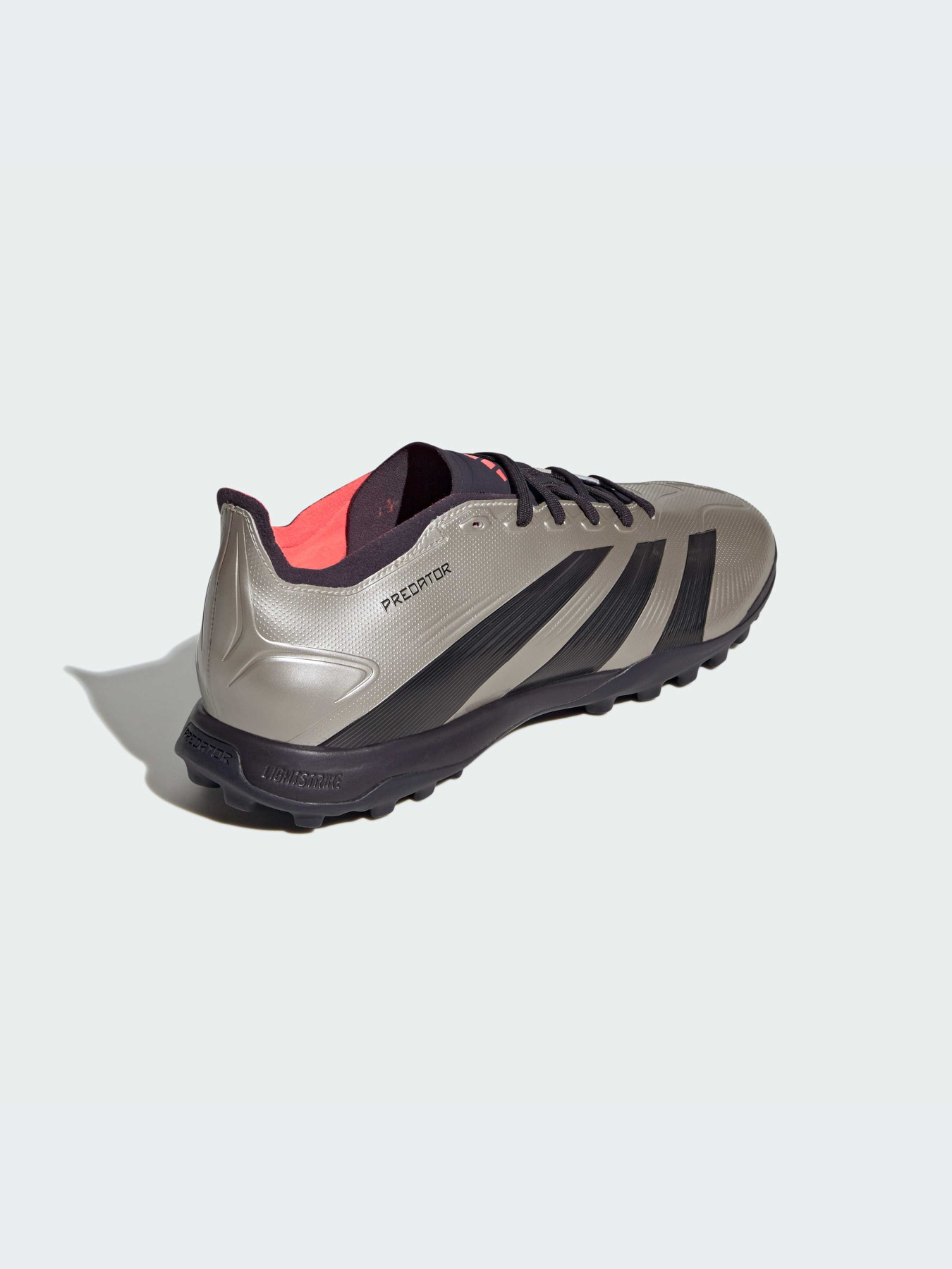 Кросівки Adidas Predator модель IF6376 Фото