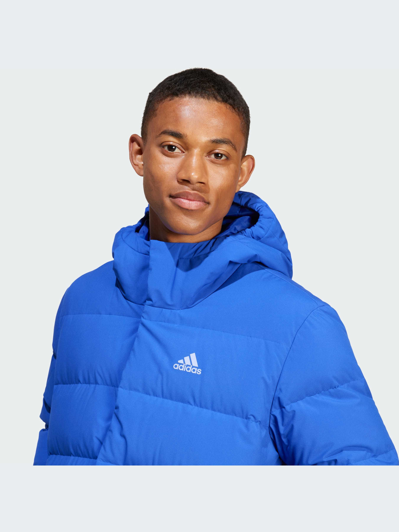Куртки и дубленки Adidas модель IZ4700 Куртки и дубленки Adidas модель IZ4700 Фото