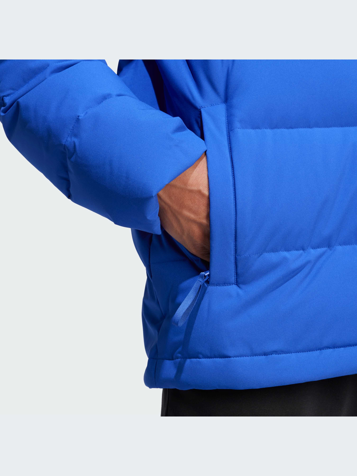 Куртки и дубленки Adidas модель IZ4700 Куртки и дубленки Adidas модель IZ4700 Фото