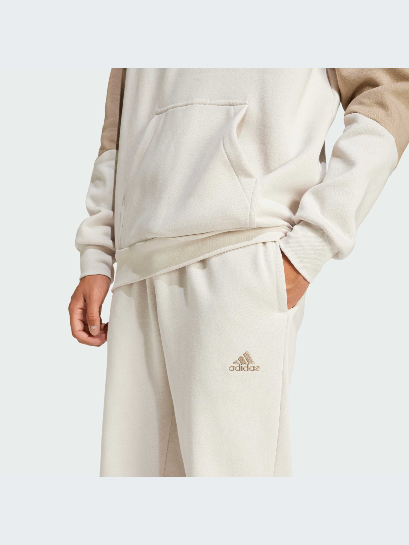 Костюмы Adidas модель IY6671 Костюмы Adidas модель IY6671 Фото