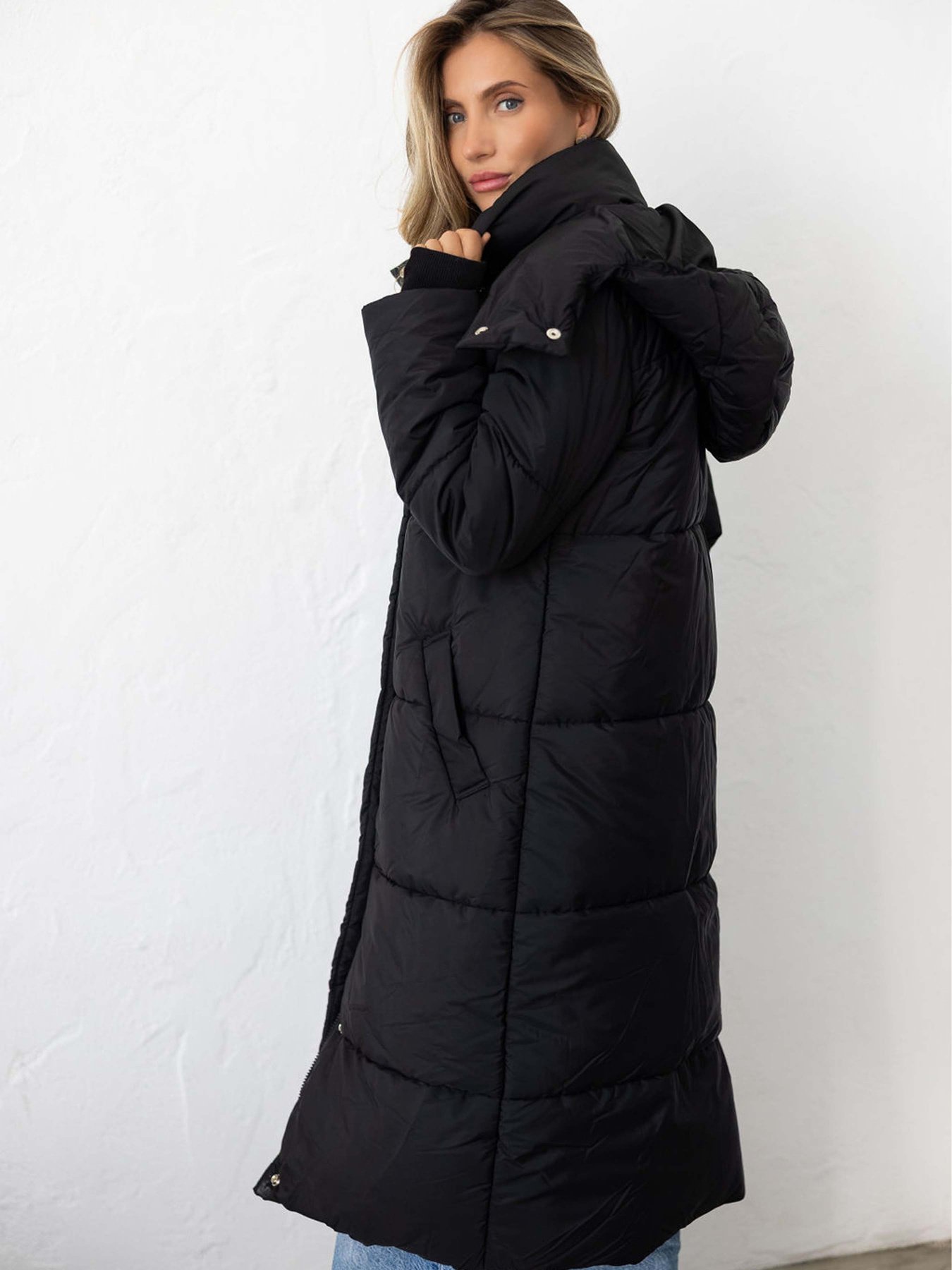 Куртки и дубленки FloveTouch Дана модель 4023BK_Dana_black Куртки и дубленки FloveTouch Дана модель 4023BK_Dana_black Фото