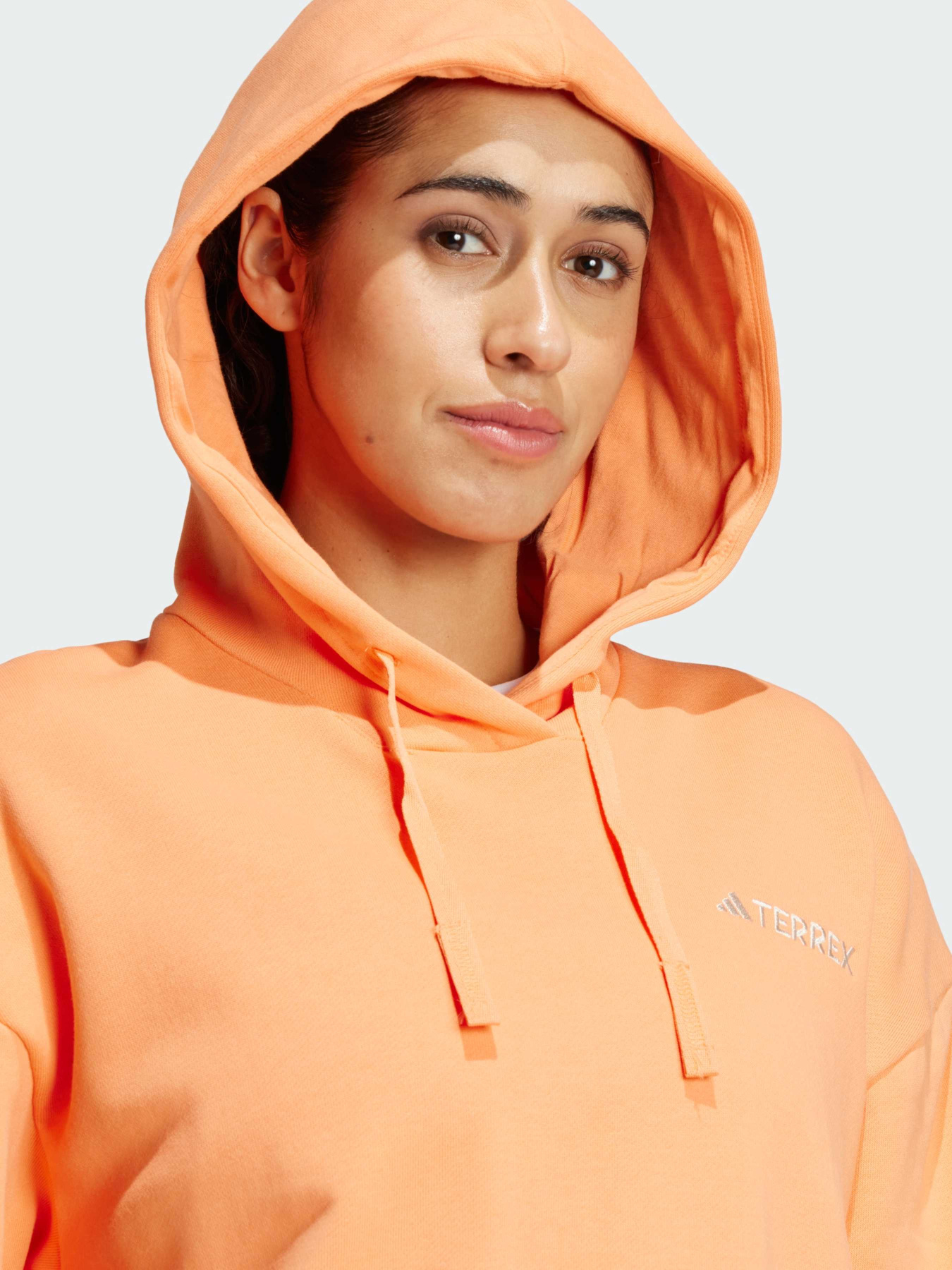 Худи и свитшоты Adidas модель IS7227 Худи и свитшоты Adidas модель IS7227 Фото