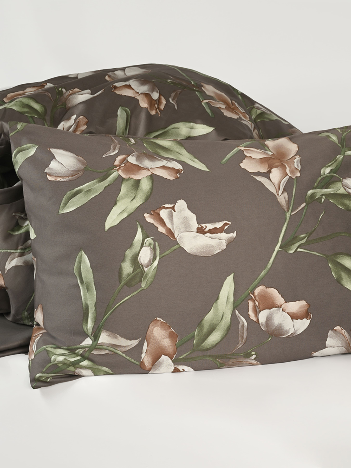 Наволочка "Весняний цвіт" з натурального сатину MBM HOME модель BL-P-03 GRAY/PRINT Наволочка "Весняний цвіт" з натурального сатину MBM HOME модель BL-P-03 GRAY/PRINT Фото