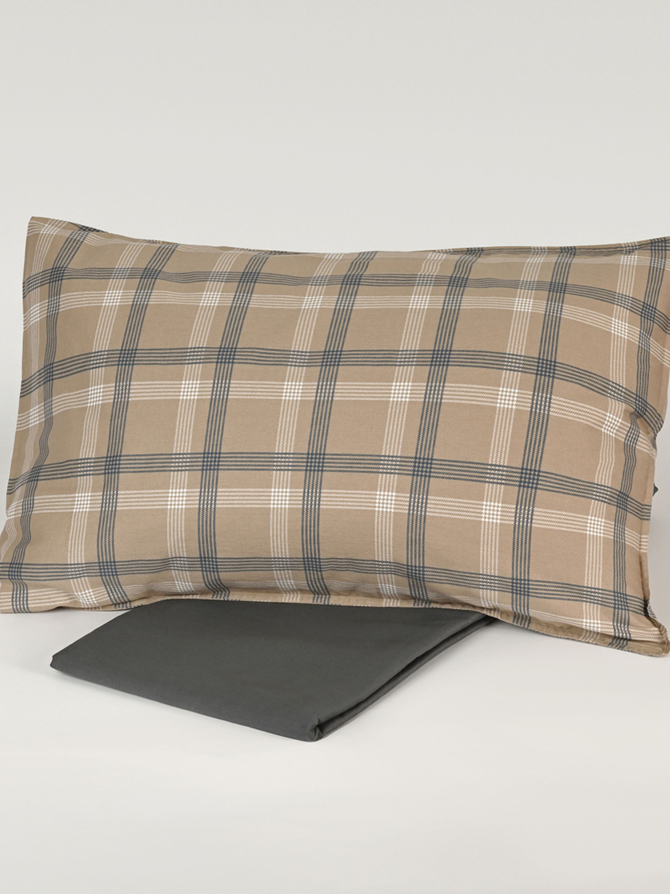 Наволочка "Тартан" з натурального вареного сатину MBM HOME модель BL-P-04 GRAY/BEIGE Наволочка "Тартан" з натурального вареного сатину MBM HOME модель BL-P-04 GRAY/BEIGE Фото