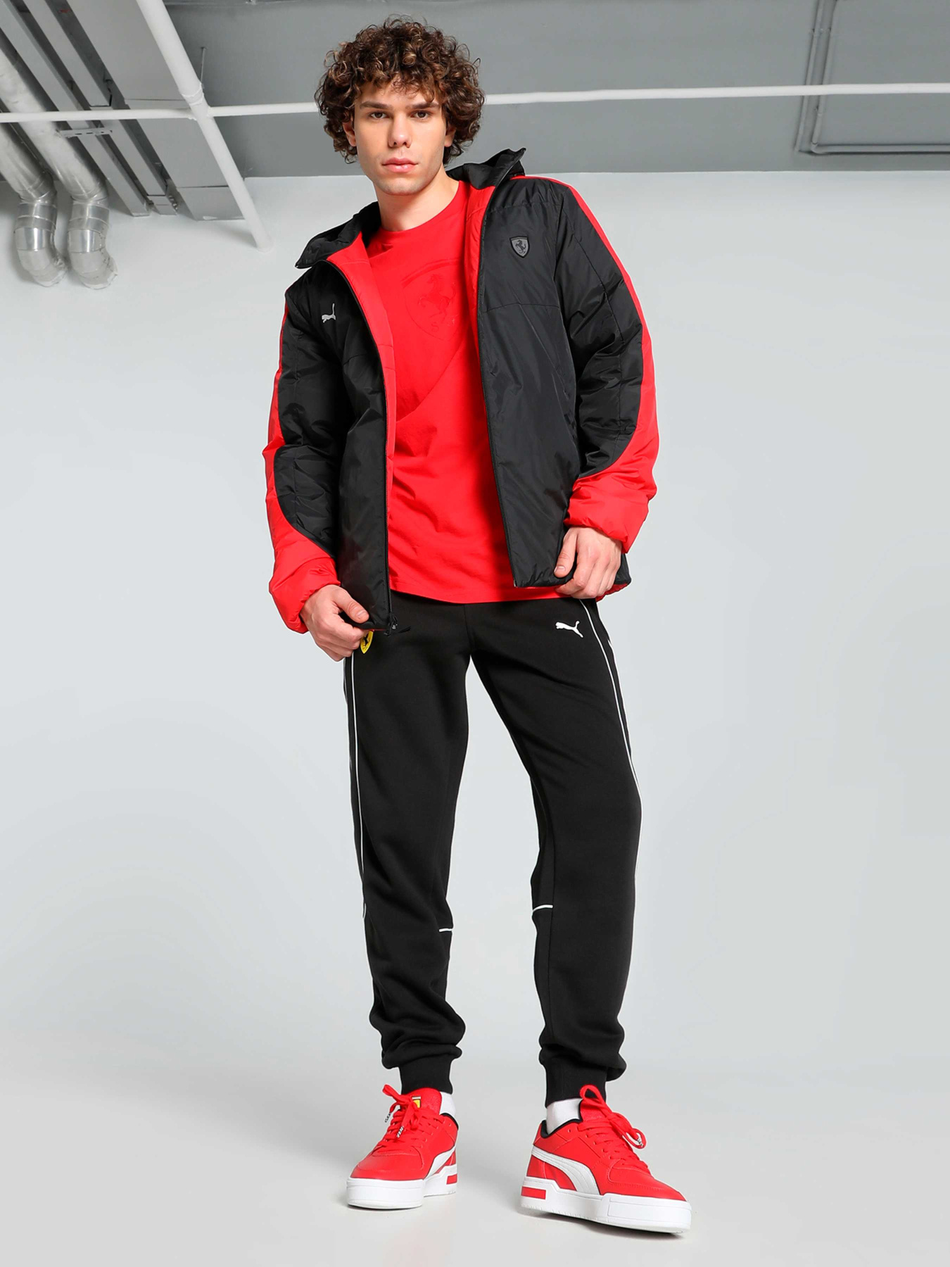 Куртки та дублянки PUMA Ferrari Style Pdd Jkt модель 627093 Фото