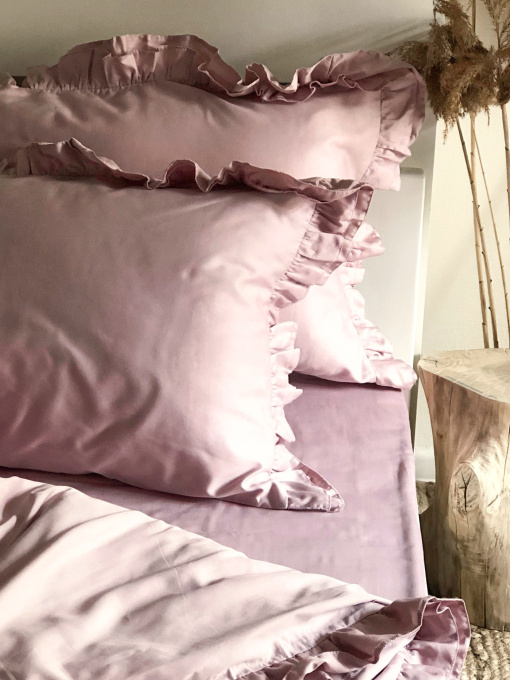 Наволочка з рюшами рожева Cozy модель 7992361 Фото