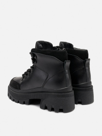 Черевики та чоботи YUKI модель ЦБ-00254729 Фото
