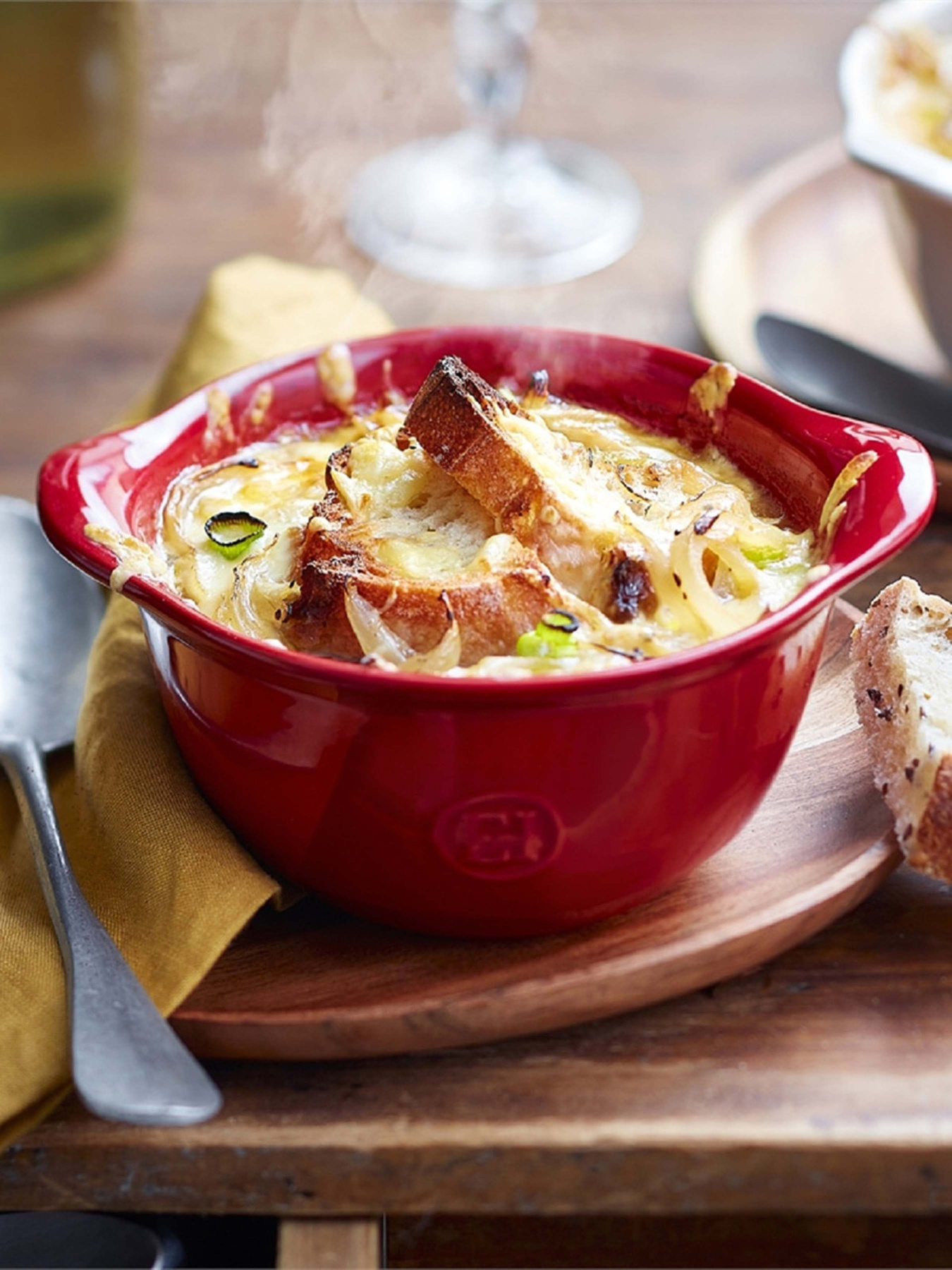 Форма для гратену OVENWARE керамічна, червона Emile Henry модель 342149 Форма для гратену OVENWARE керамічна, червона Emile Henry модель 342149 Фото