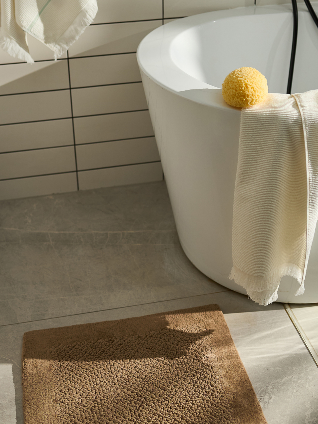 Коврик для ванной "Бухта" холодный бежевый MBM HOME модель BM-05 S COOL BEIGE Коврик для ванной "Бухта" холодный бежевый MBM HOME модель BM-05 S COOL BEIGE Фото