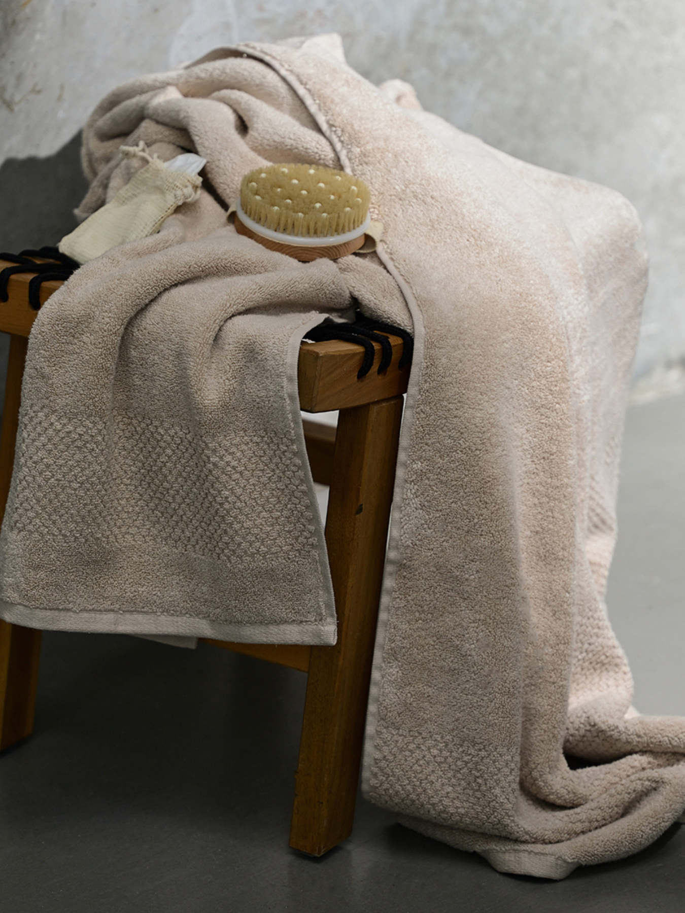 Полотенце из натурального хлопка "Бриз" бежевое MBM HOME модель BT-01/02/03/04 BEIGE Полотенце из натурального хлопка "Бриз" бежевое MBM HOME модель BT-01/02/03/04 BEIGE Фото