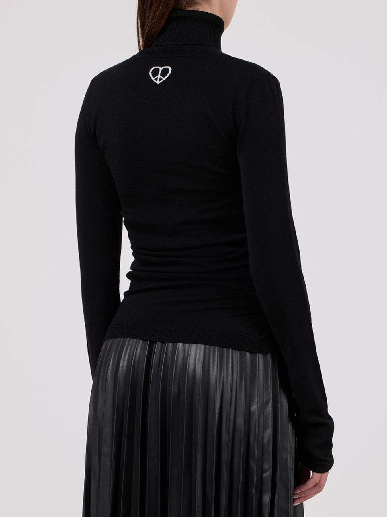 Светри та кардигани Moschino модель 242K2J090287001555 Фото