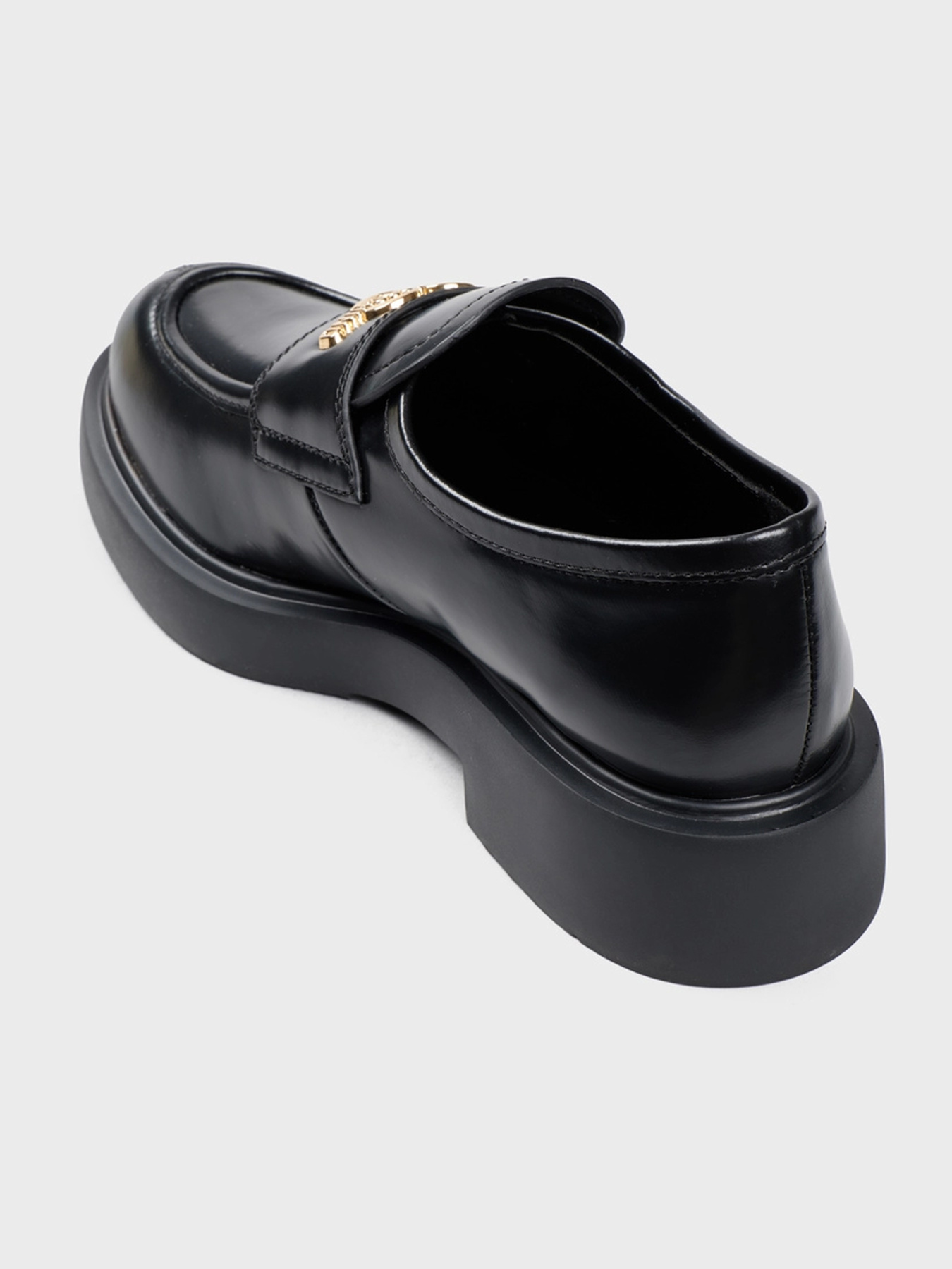 Туфлі та лофери Moschino модель JA10404G0LJD0000 Фото
