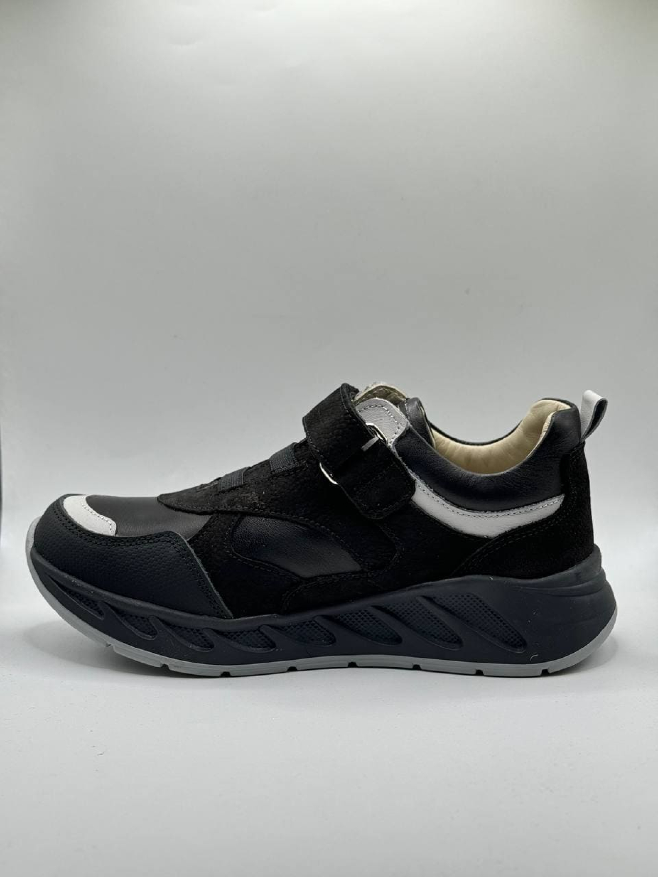 Кроссовки Perlina модель 105black Кроссовки Perlina модель 105black Фото