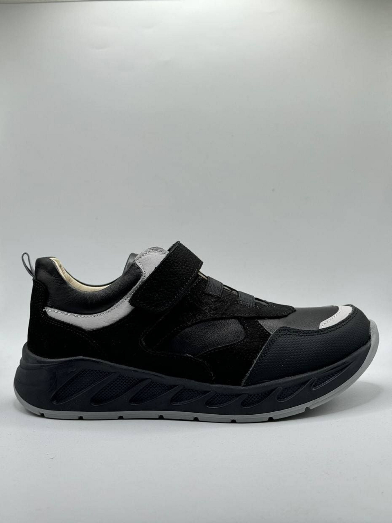 Кроссовки Perlina модель 105black Кроссовки Perlina модель 105black Фото