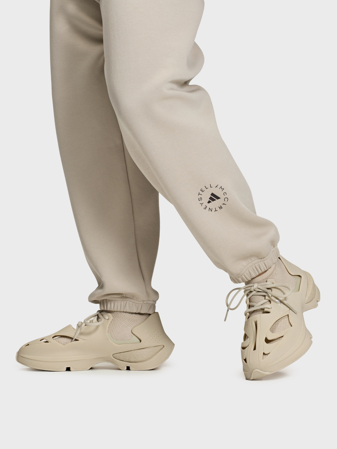 Кроссовки Adidas модель JH8951 Кроссовки Adidas модель JH8951 Фото