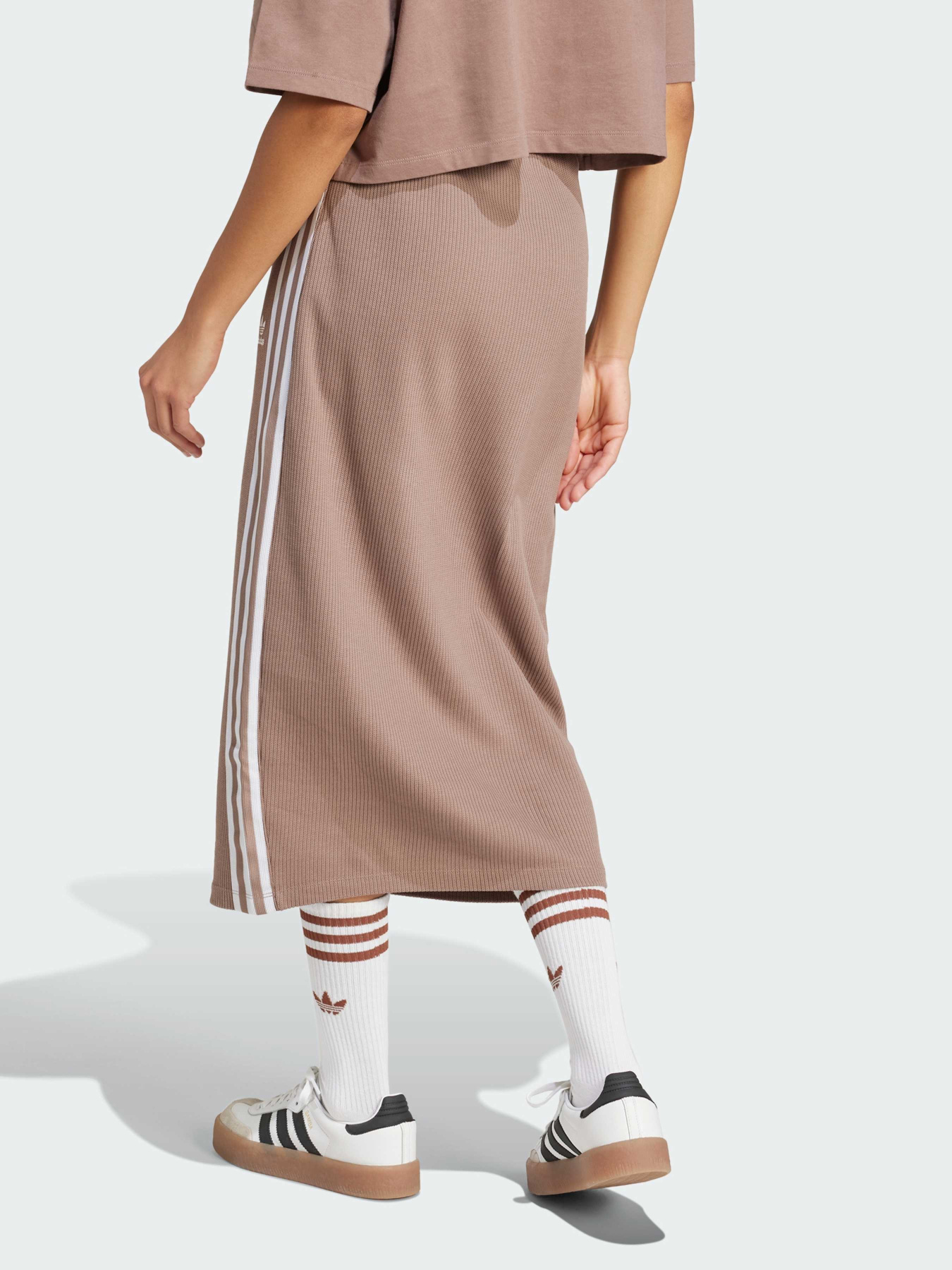 Юбки Adidas Adicolor модель JD4606 Юбки Adidas Adicolor модель JD4606 Фото