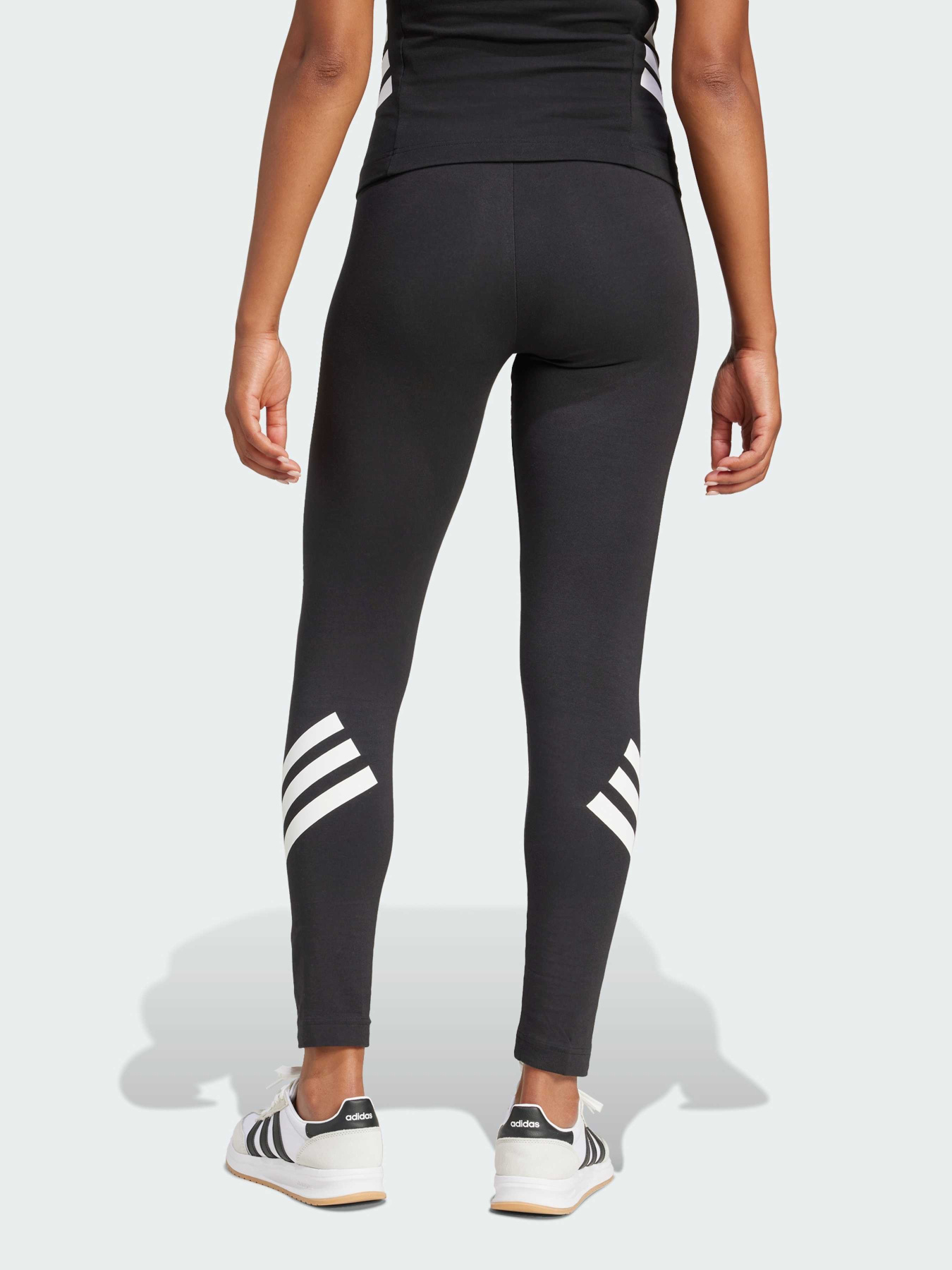 Брюки Adidas 3 Stripes модель JE0215 Брюки Adidas 3 Stripes модель JE0215 Фото