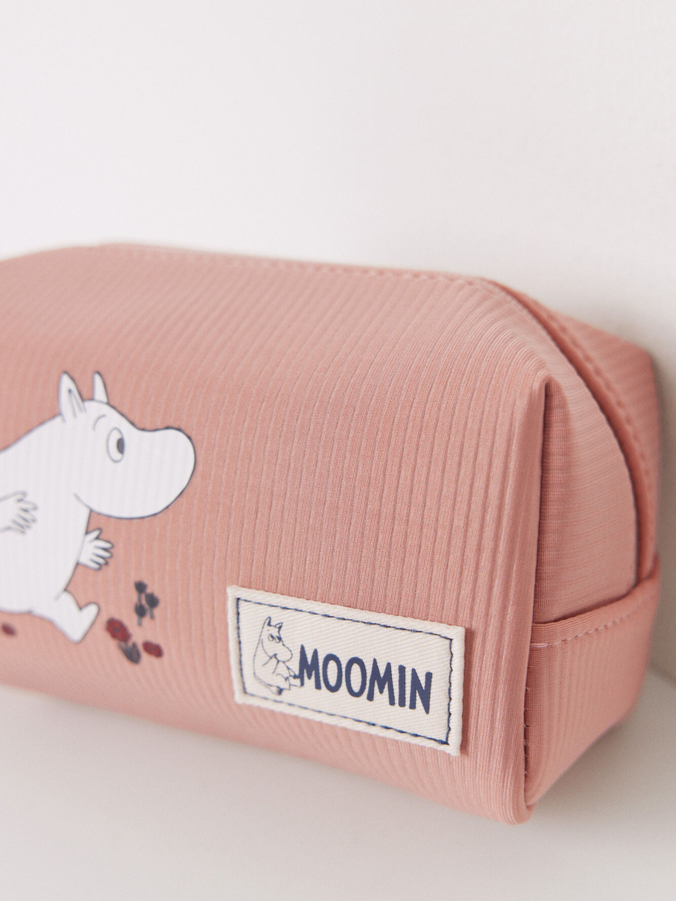 Маленька косметичка Moomin Women'secret модель 4848856-64 Маленька косметичка Moomin Women'secret модель 4848856-64 Фото