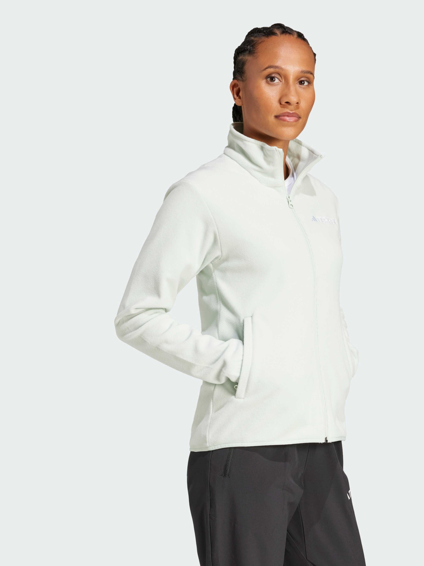 Куртки и дубленки Adidas модель JP0801 Куртки и дубленки Adidas модель JP0801 Фото