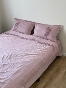 Підковдра рожева з вишитими бордовими півоніями Cozy модель 10082643 Фото