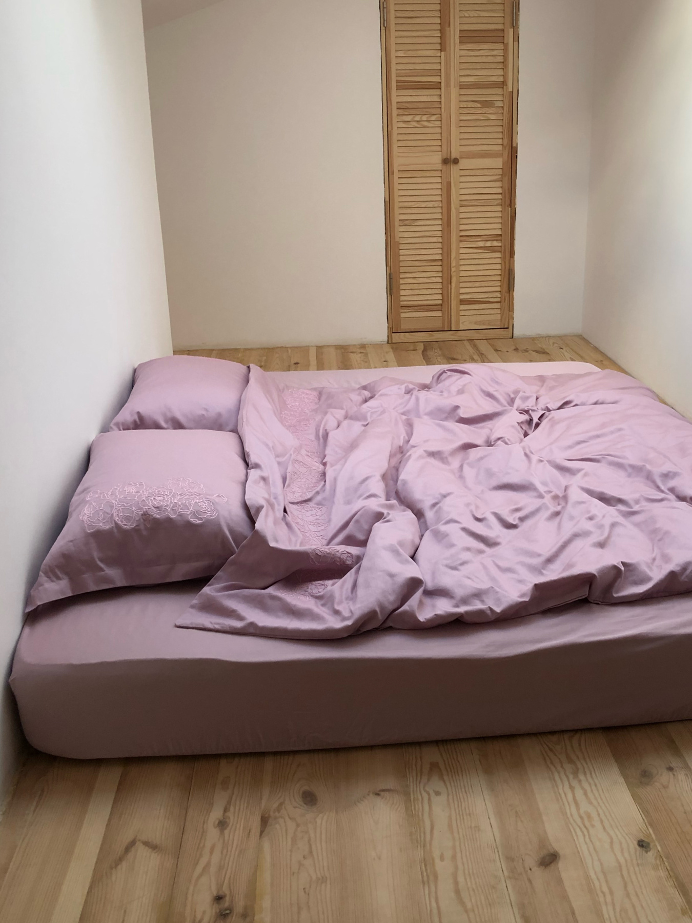Підковдра рожева з вишитими півоніями Cozy модель 8009460 Підковдра рожева з вишитими півоніями Cozy модель 8009460 Фото