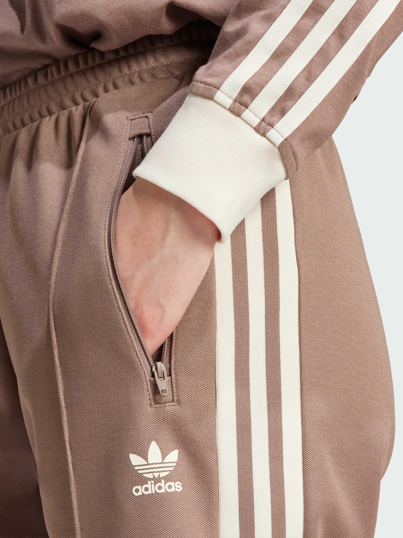 Штани Adidas Adicolor модель JC5792 Штани Adidas Adicolor модель JC5792 Фото