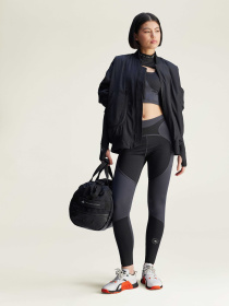 Куртки та дублянки Adidas модель JF8466 Фото