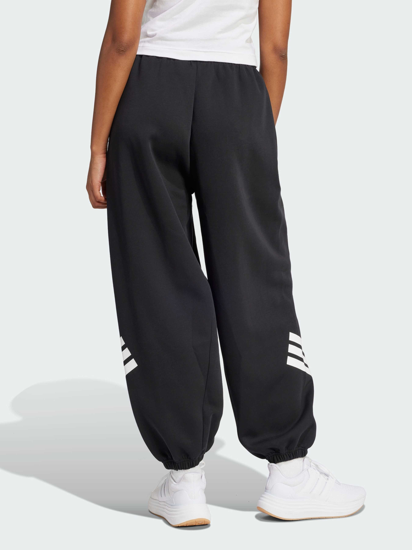 Штани Adidas 3 Stripes модель JE0141 Штани Adidas 3 Stripes модель JE0141 Фото