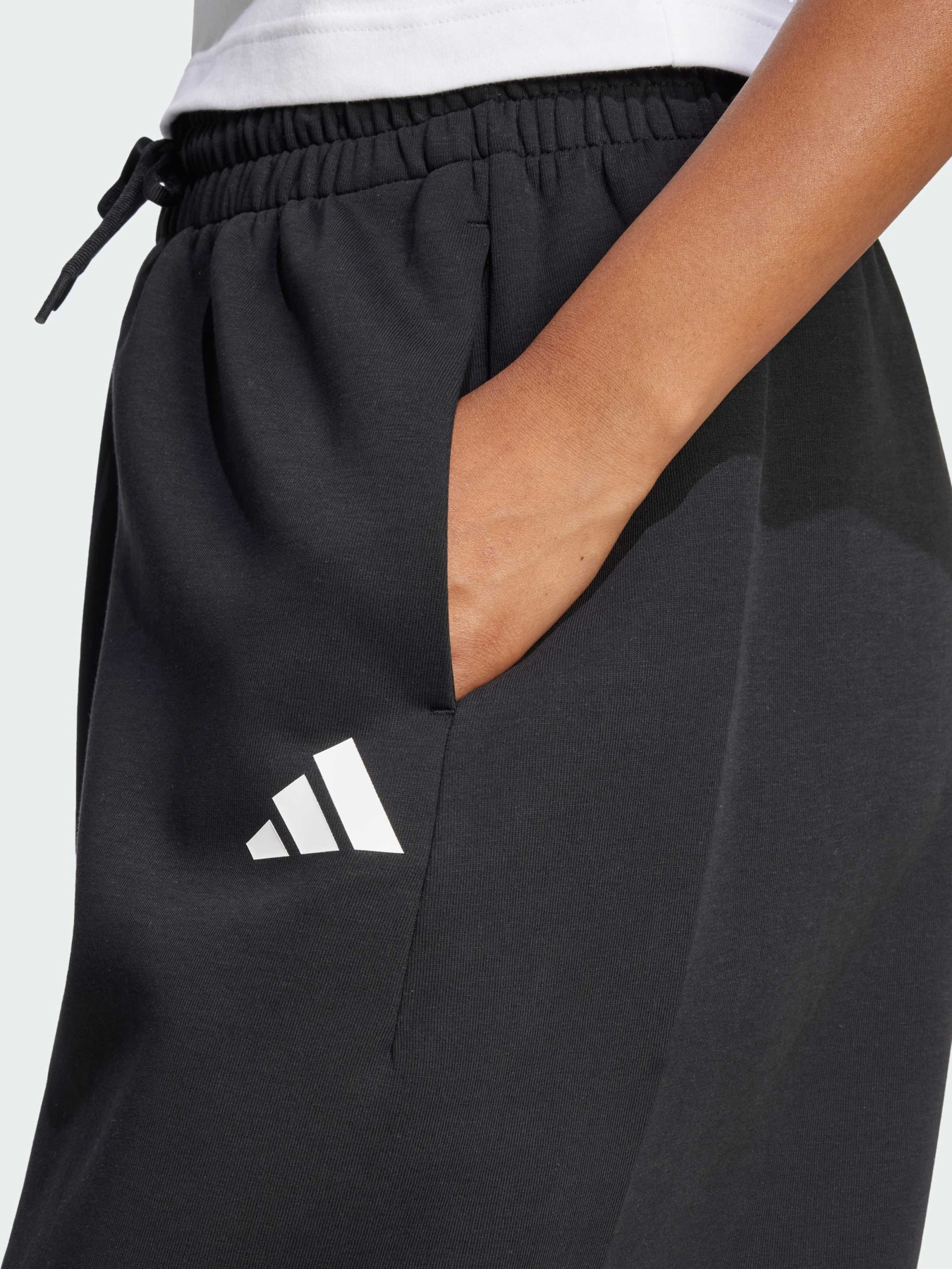 Штани Adidas 3 Stripes модель JE0141 Штани Adidas 3 Stripes модель JE0141 Фото