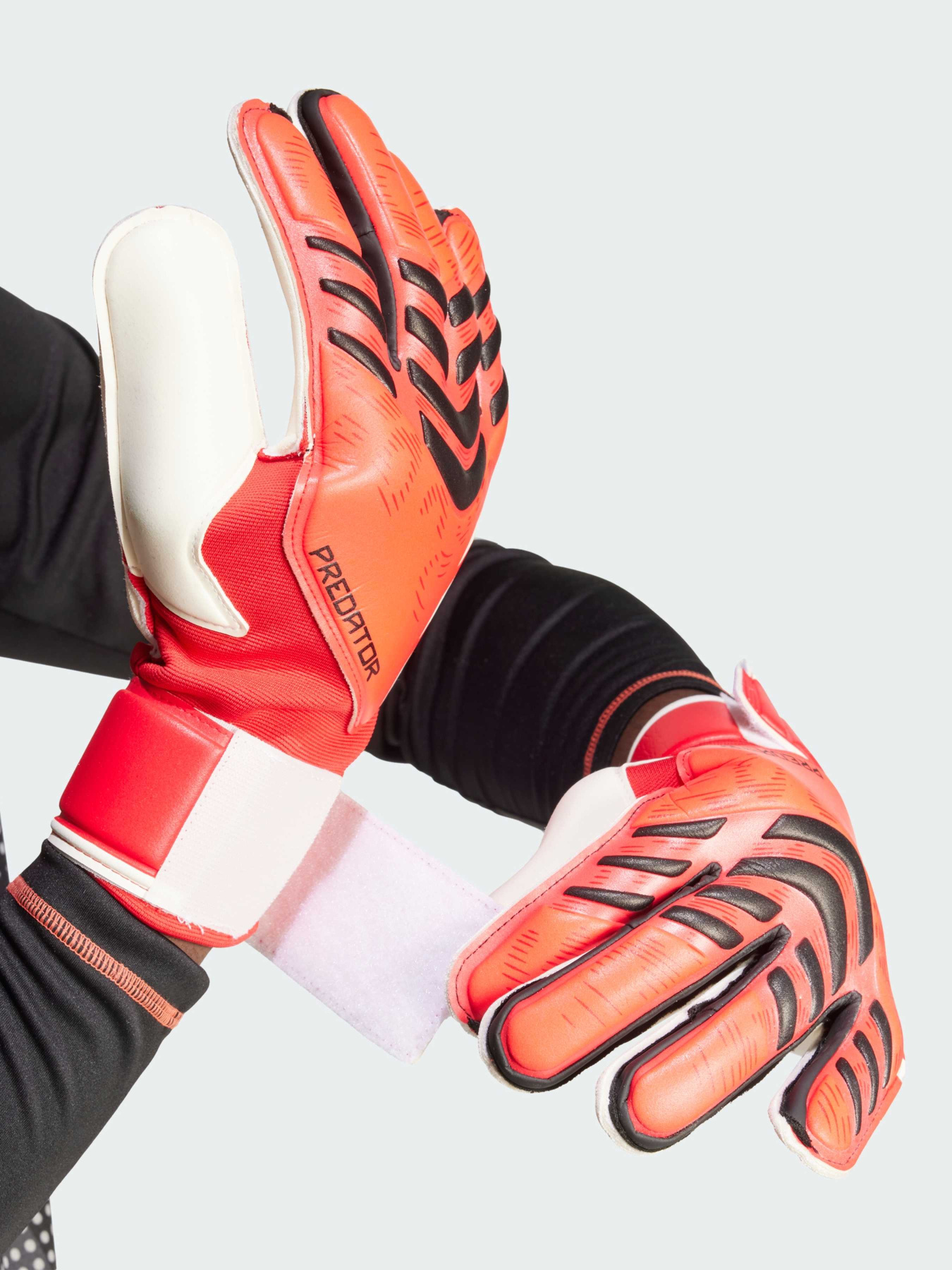 Перчатки для спорта Adidas Predator модель JH3801 Перчатки для спорта Adidas Predator модель JH3801 Фото