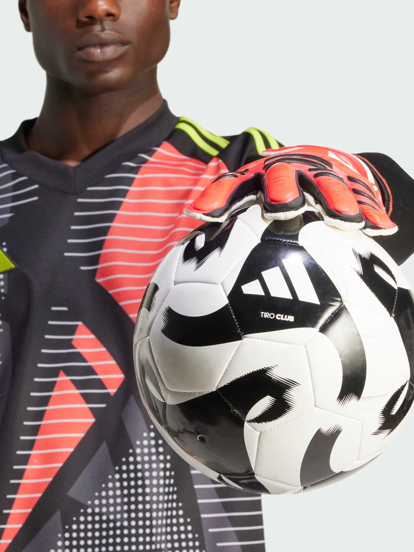 Перчатки для спорта Adidas Predator модель JH3801 Перчатки для спорта Adidas Predator модель JH3801 Фото