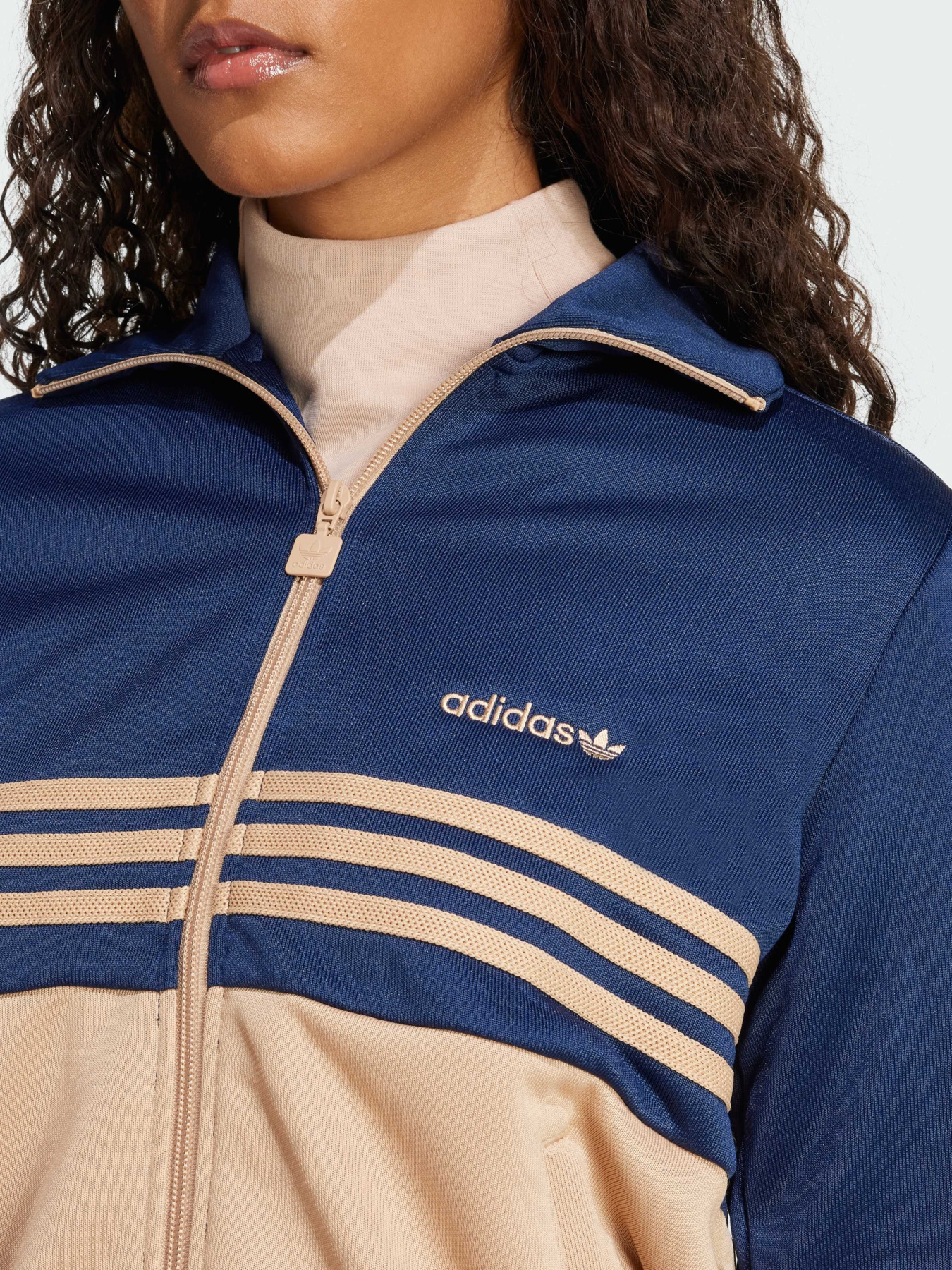 Худи и свитшоты Adidas 3 Stripes модель JD0988 Фото