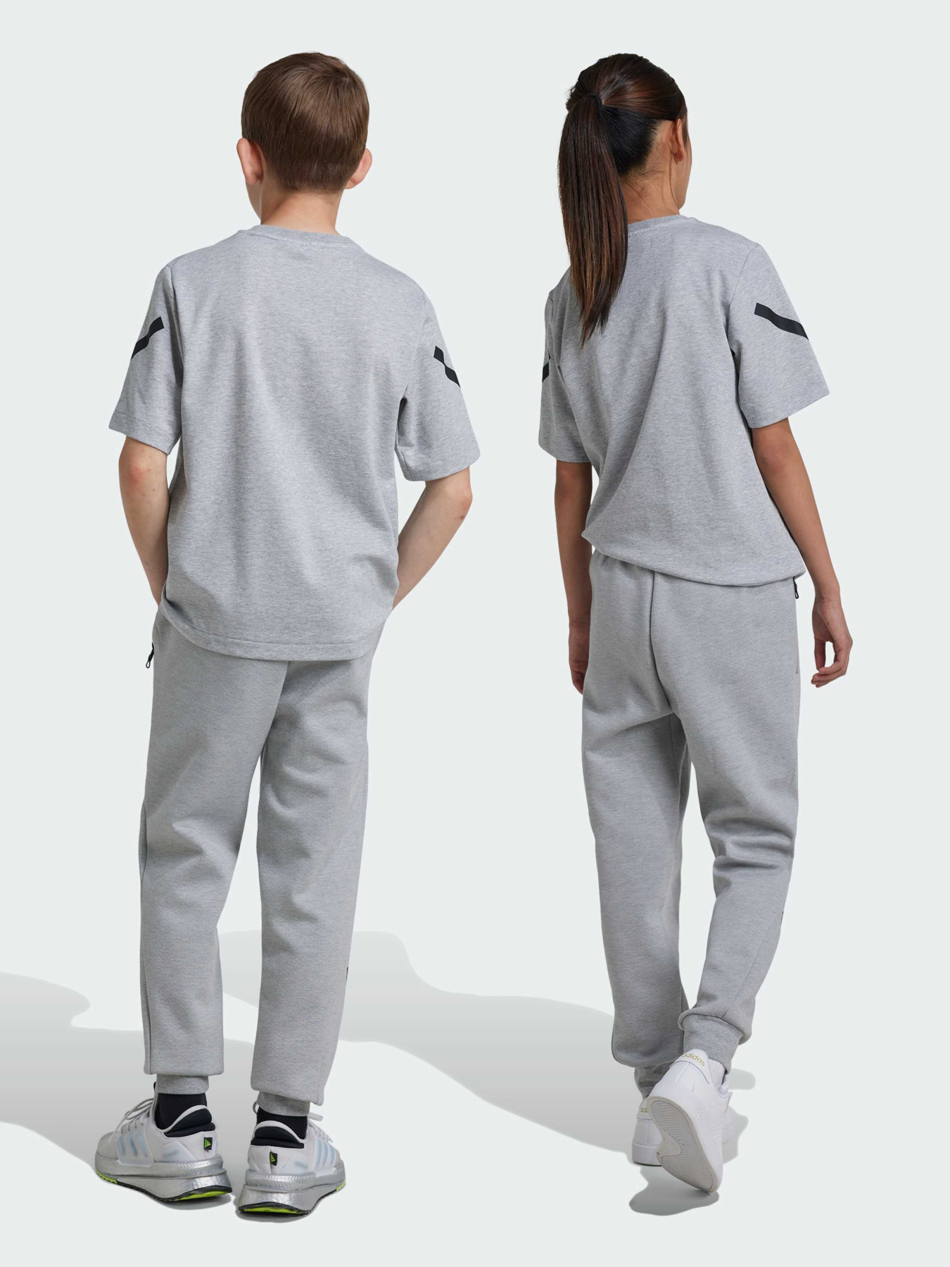 Штани Adidas ZNE модель JI7543 Штани Adidas ZNE модель JI7543 Фото