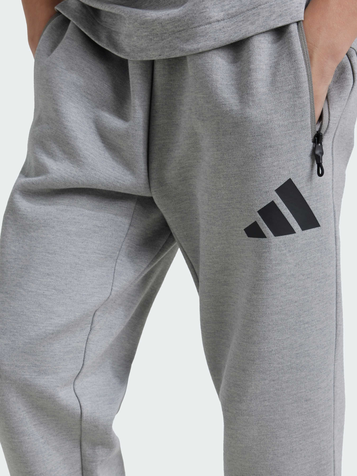Штани Adidas ZNE модель JI7543 Штани Adidas ZNE модель JI7543 Фото