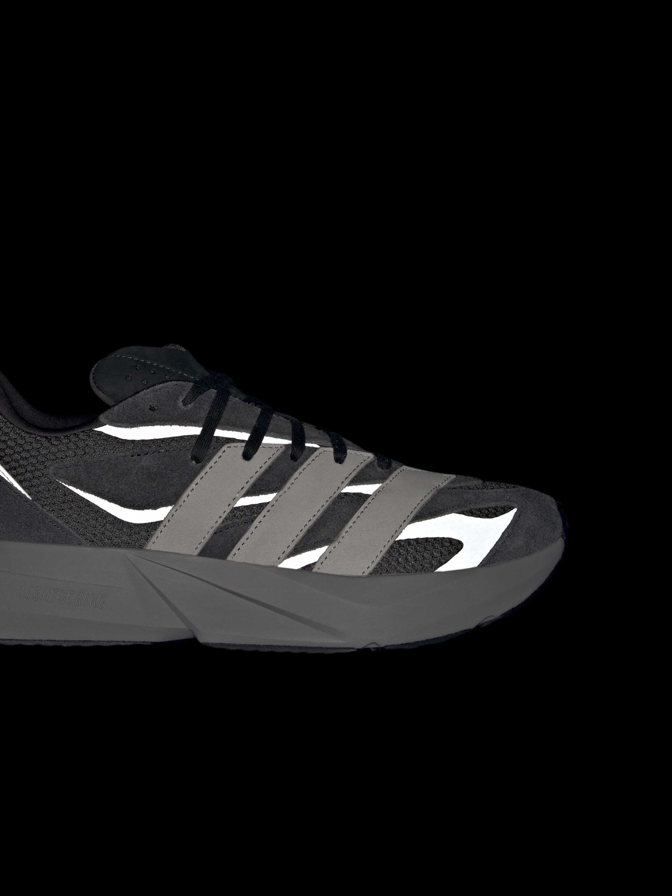 Кроссовки Adidas модель JQ9972 Кроссовки Adidas модель JQ9972 Фото