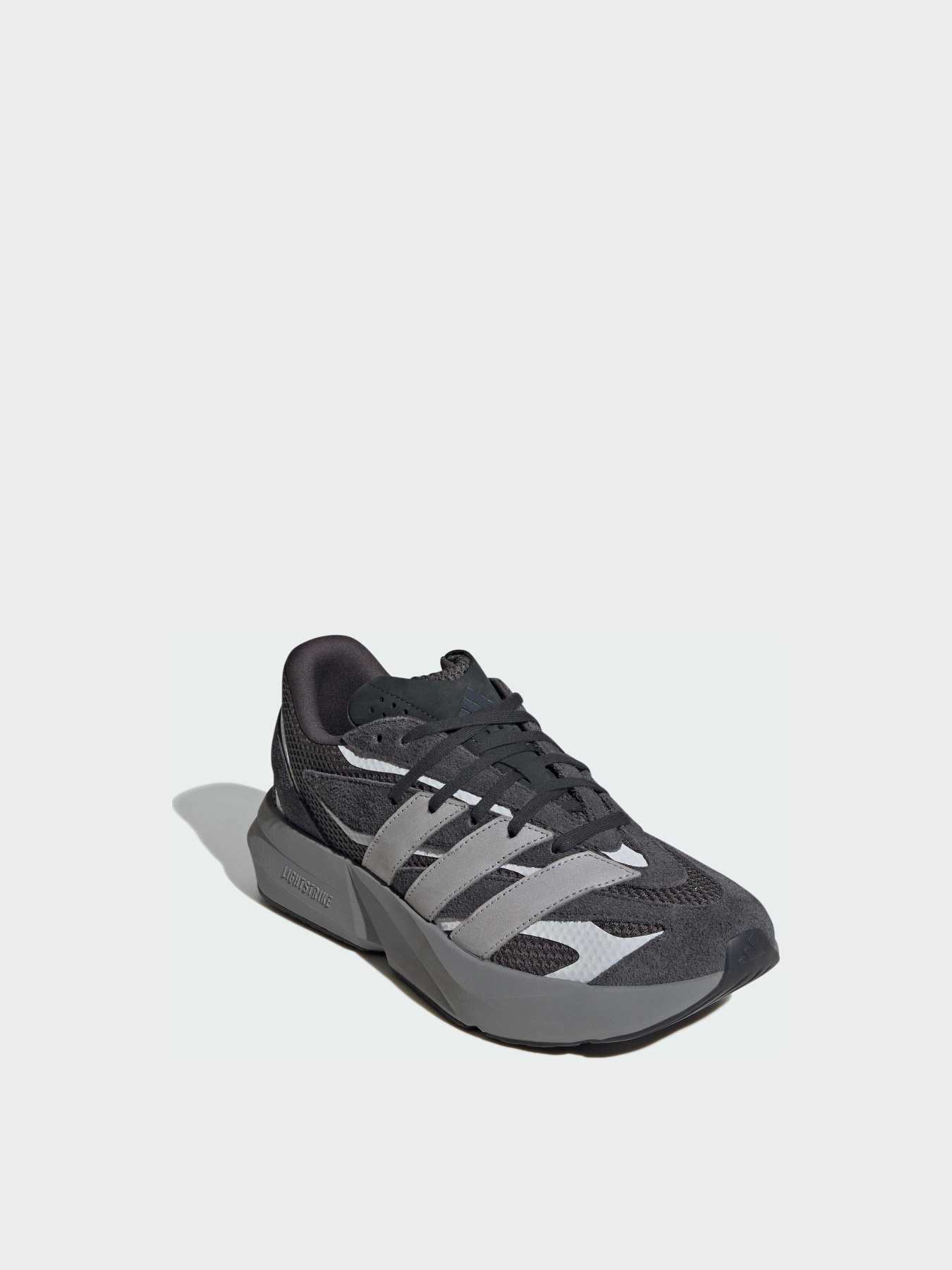 Кроссовки Adidas модель JQ9972 Кроссовки Adidas модель JQ9972 Фото