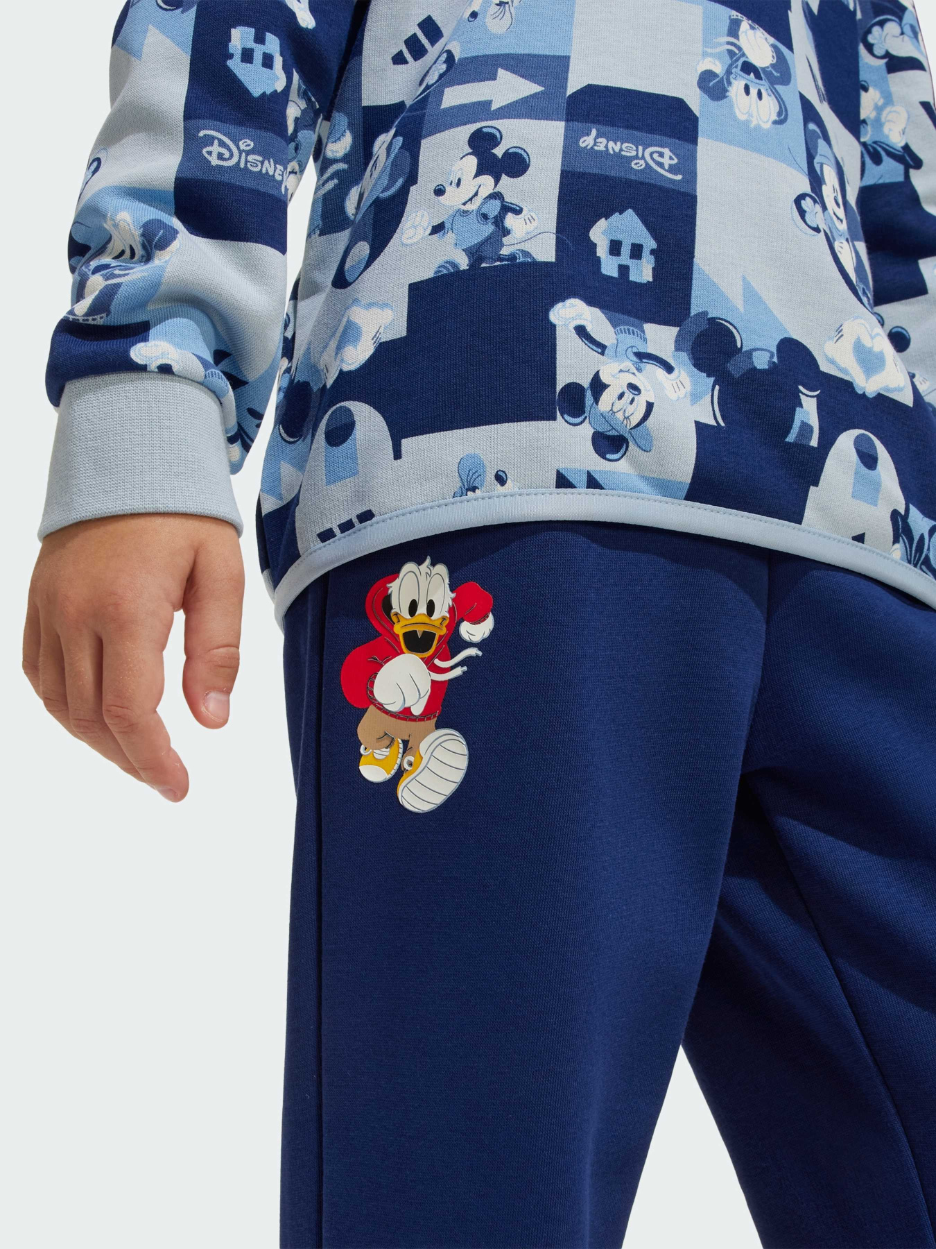 Костюмы Adidas x Disney модель JD4551 Костюмы Adidas x Disney модель JD4551 Фото