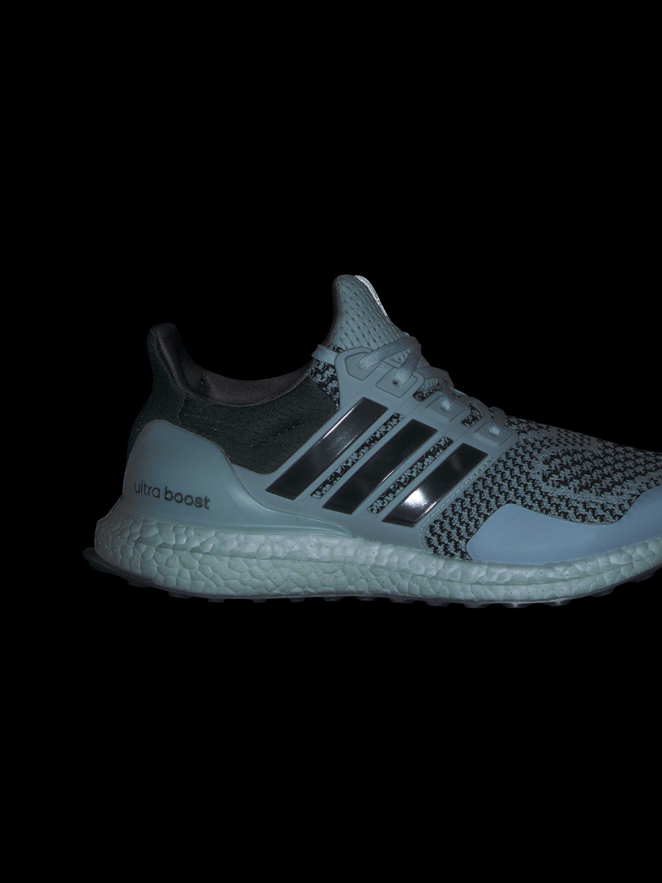 Кроссовки Adidas Ultraboost модель IH4924 Фото
