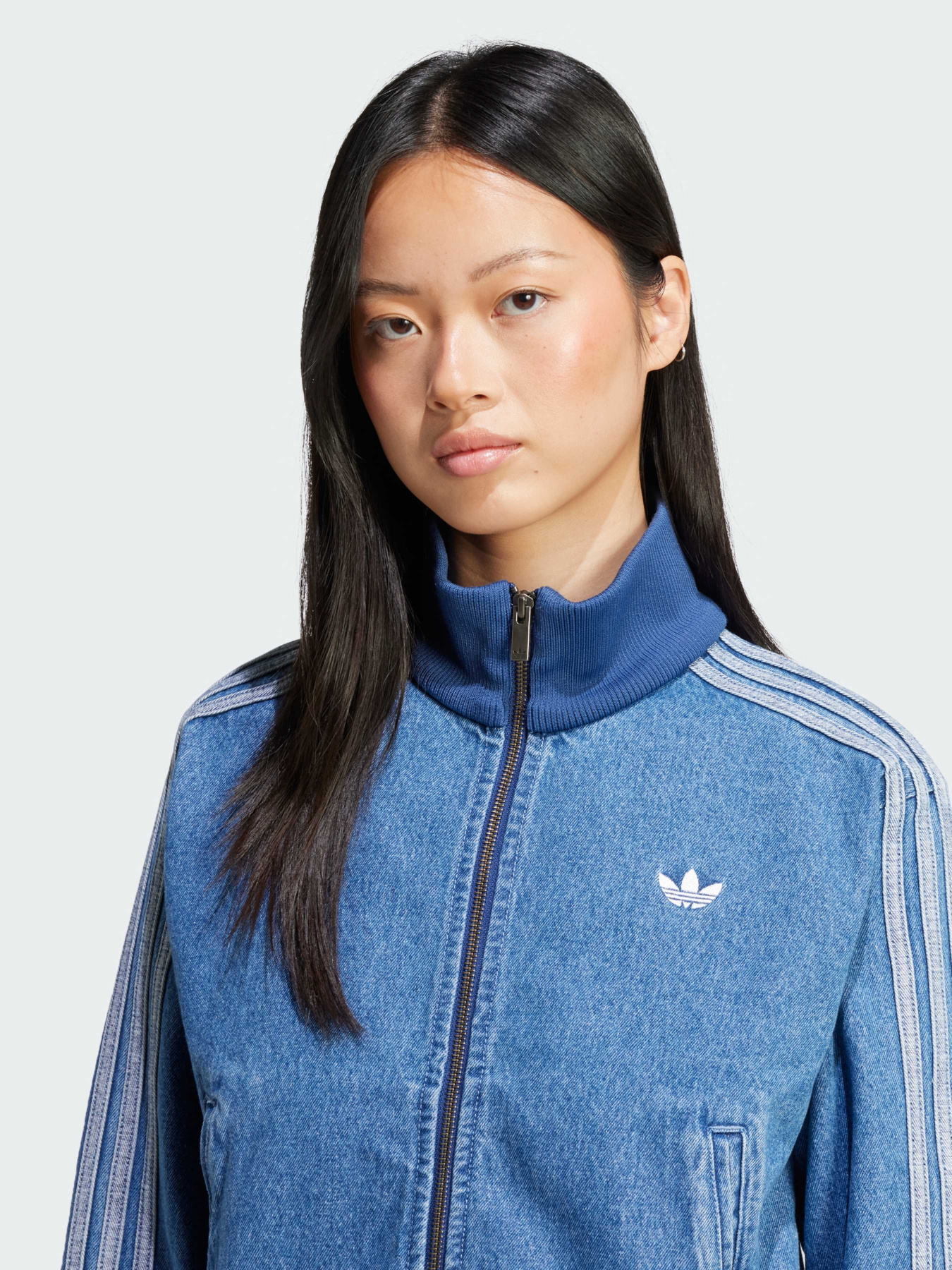 Куртки та дублянки Adidas Adicolor модель JD2570 Куртки та дублянки Adidas Adicolor модель JD2570 Фото