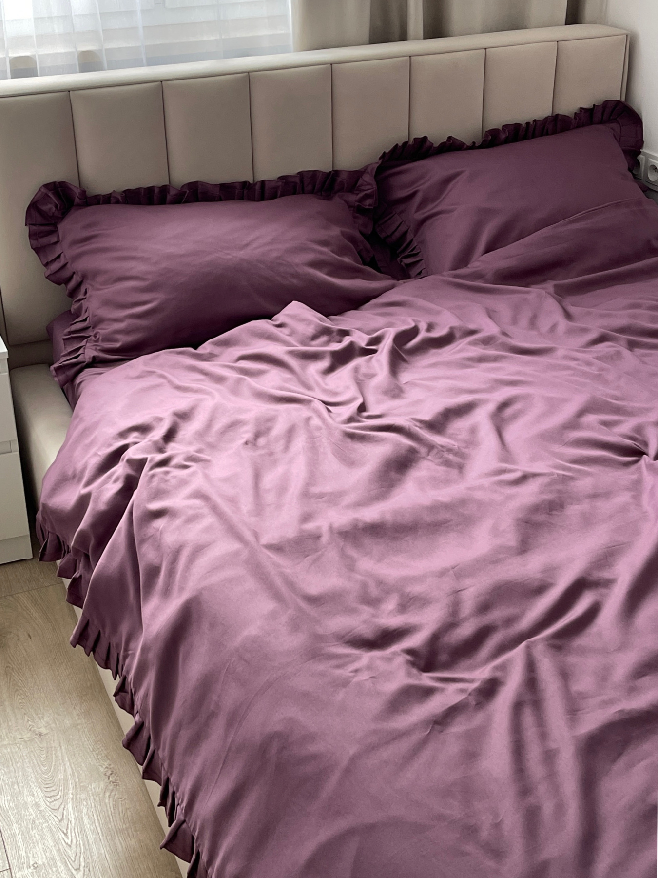 Комплект постільної білизни з рюшами слива Cozy модель 11140720 Фото