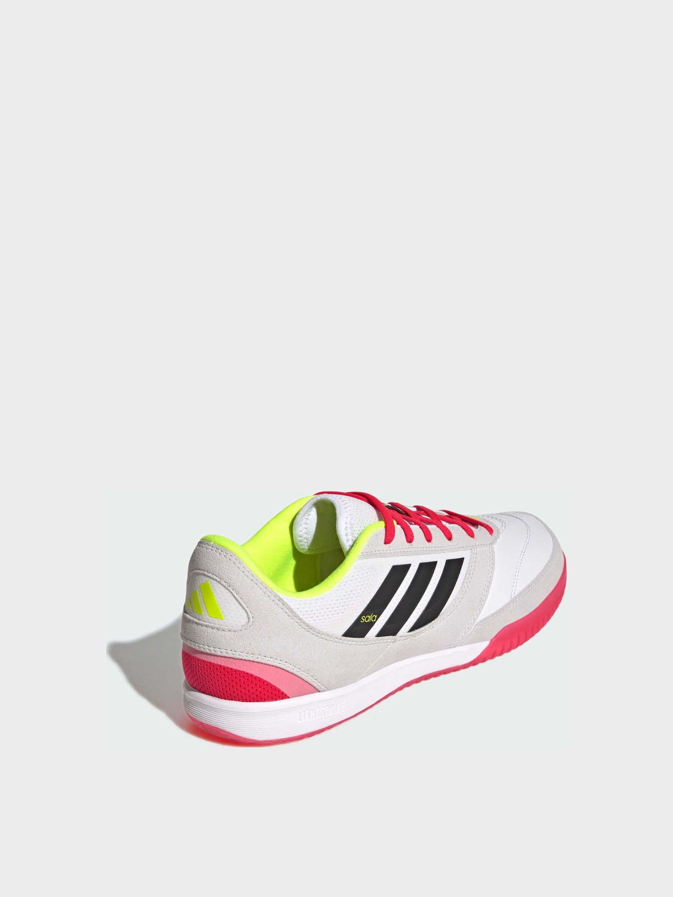 Кроссовки Adidas модель IH7684 Кроссовки Adidas модель IH7684 Фото