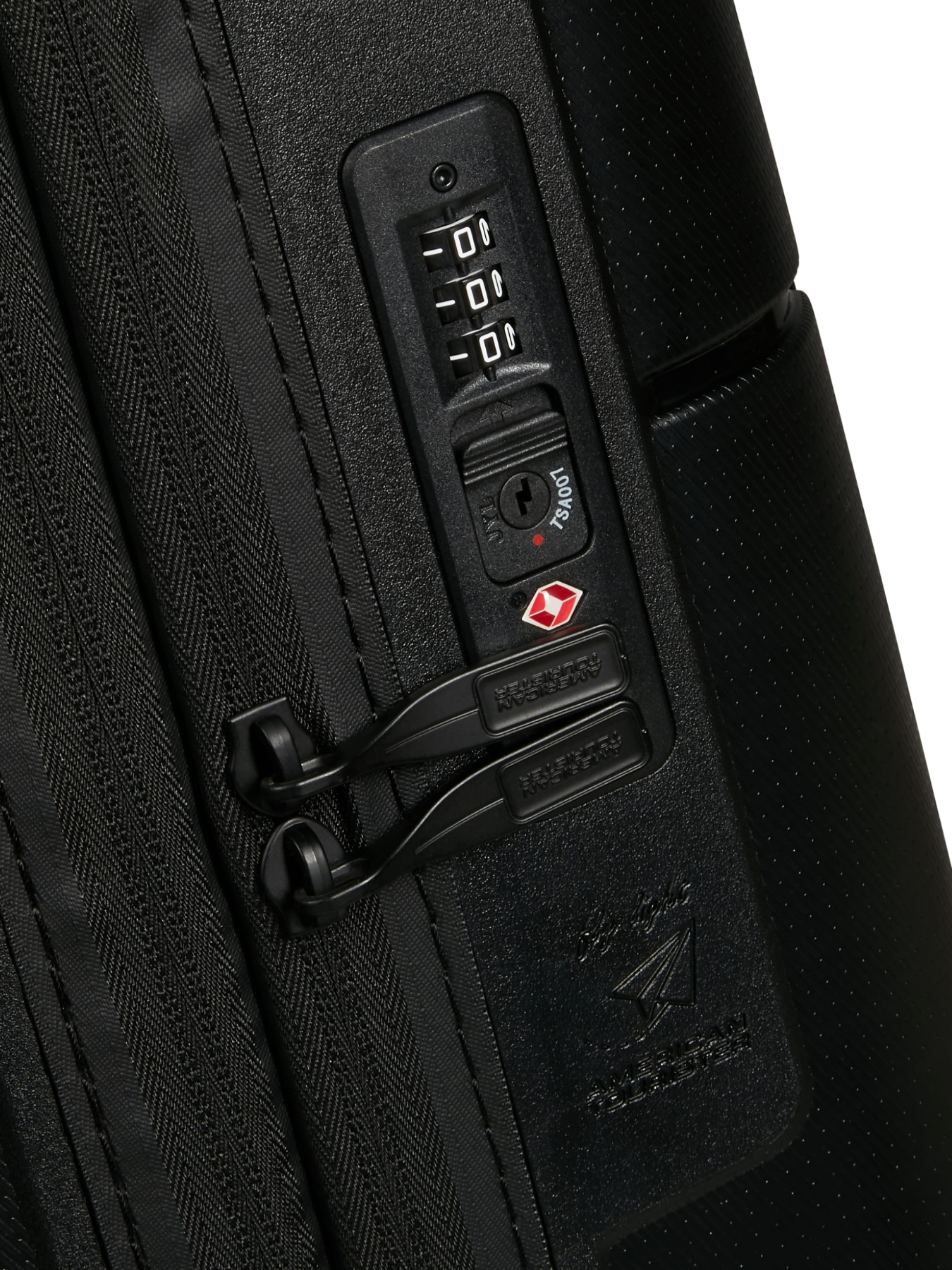 Дорожні сумки та валізи American Tourister модель MG519001 Фото