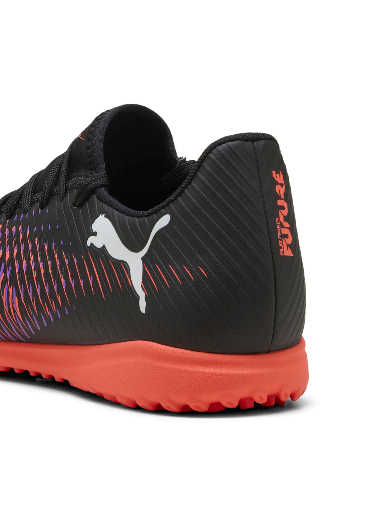 Кросівки PUMA Future 8 Play Tt модель 108378 Фото