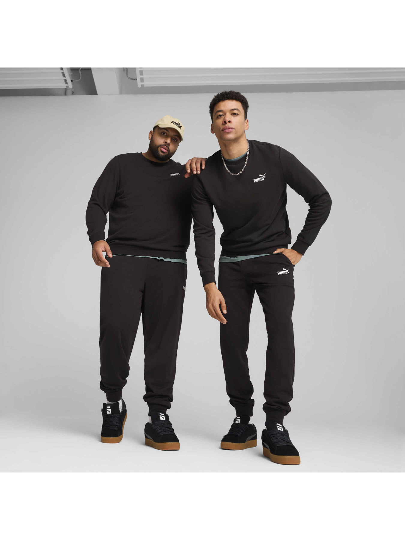Штани PUMA Ess No. 1 Logo Sweatpants модель 682608 Фото