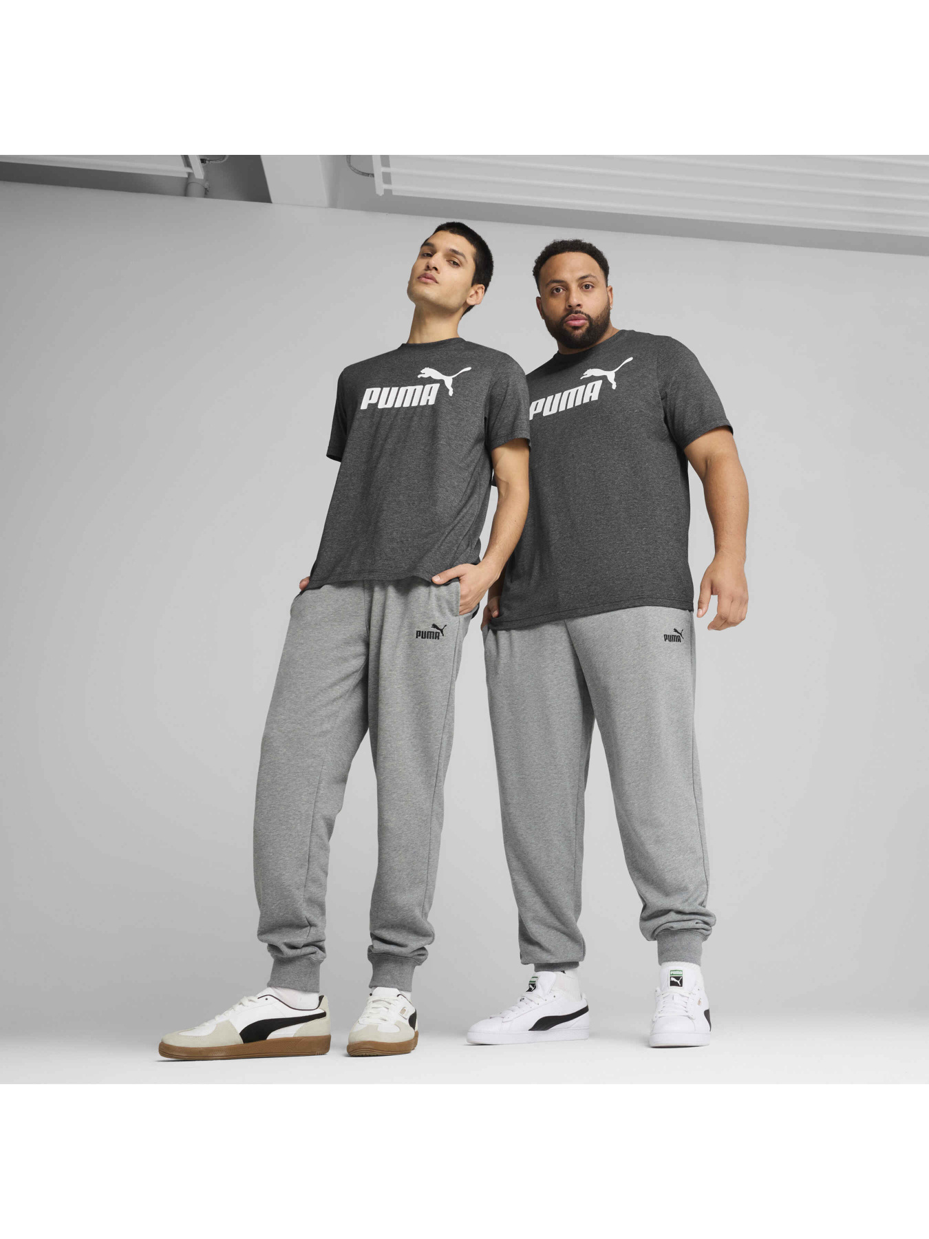 Штани PUMA Ess No. 1 Logo Sweatpants модель 682608 Фото