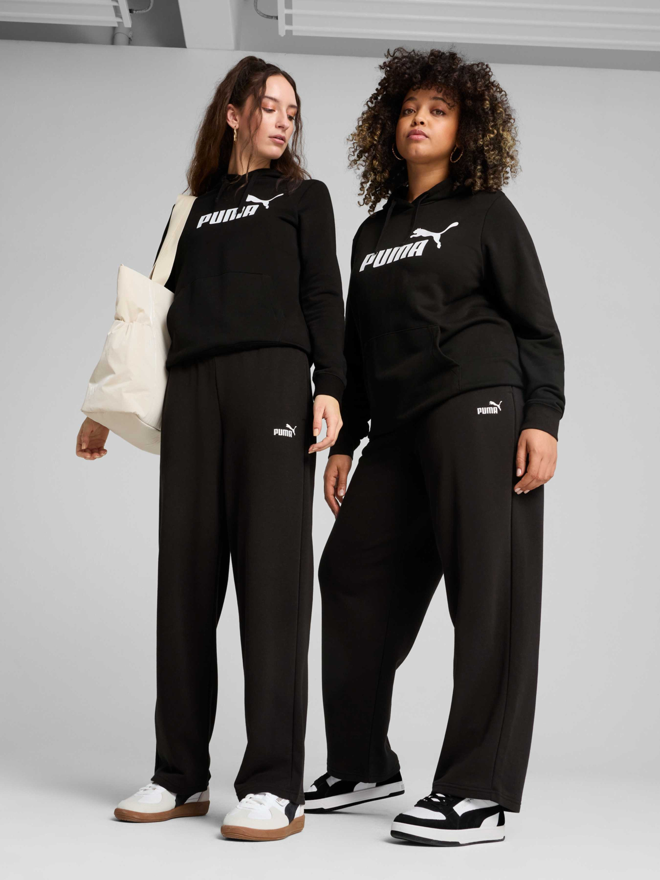 Штани PUMA Ess No.1 Logo Straight Pants модель 684979 Штани PUMA Ess No.1 Logo Straight Pants модель 684979 Фото
