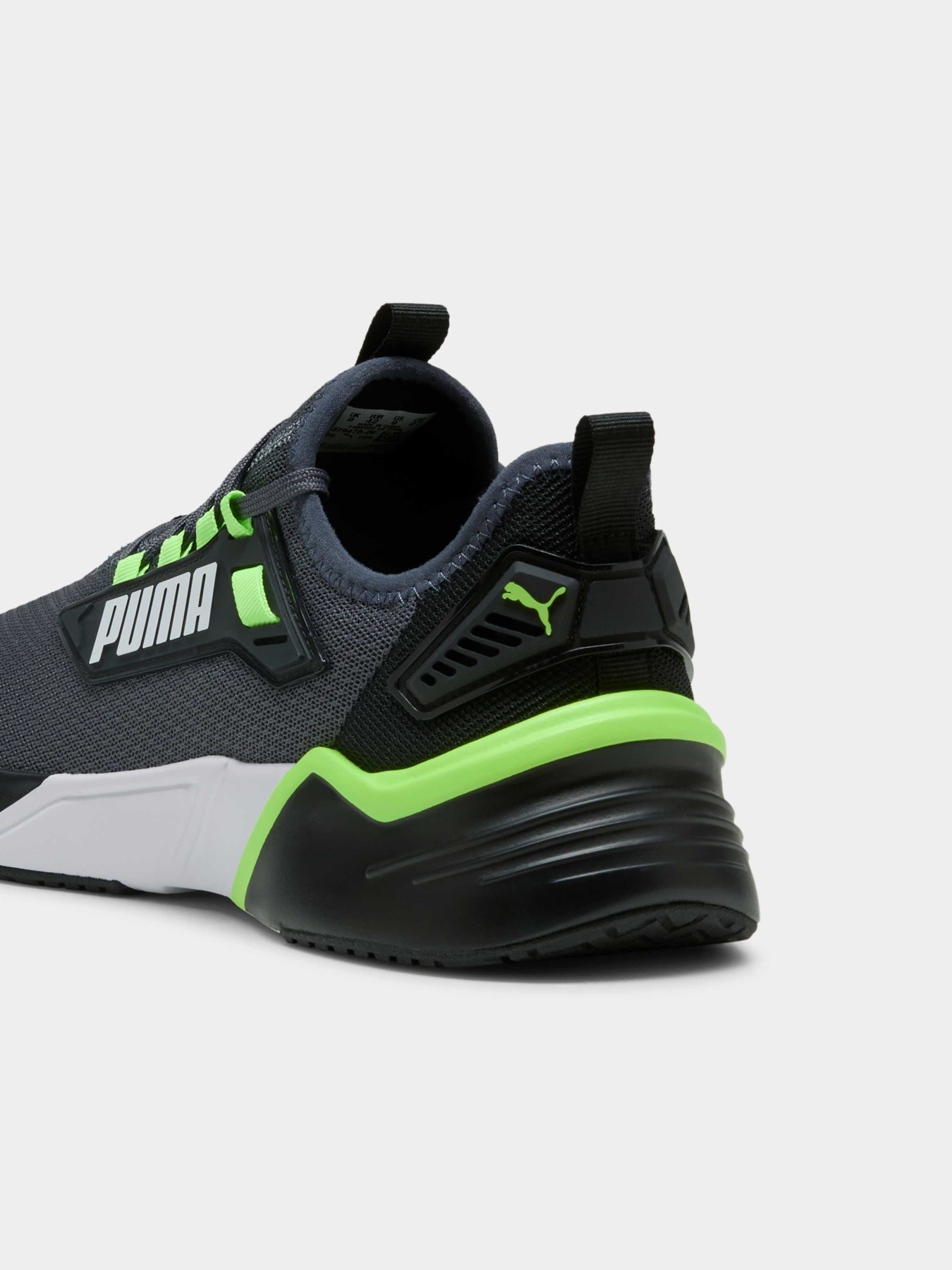 Кросівки PUMA Retaliate 3 модель 379478 Фото