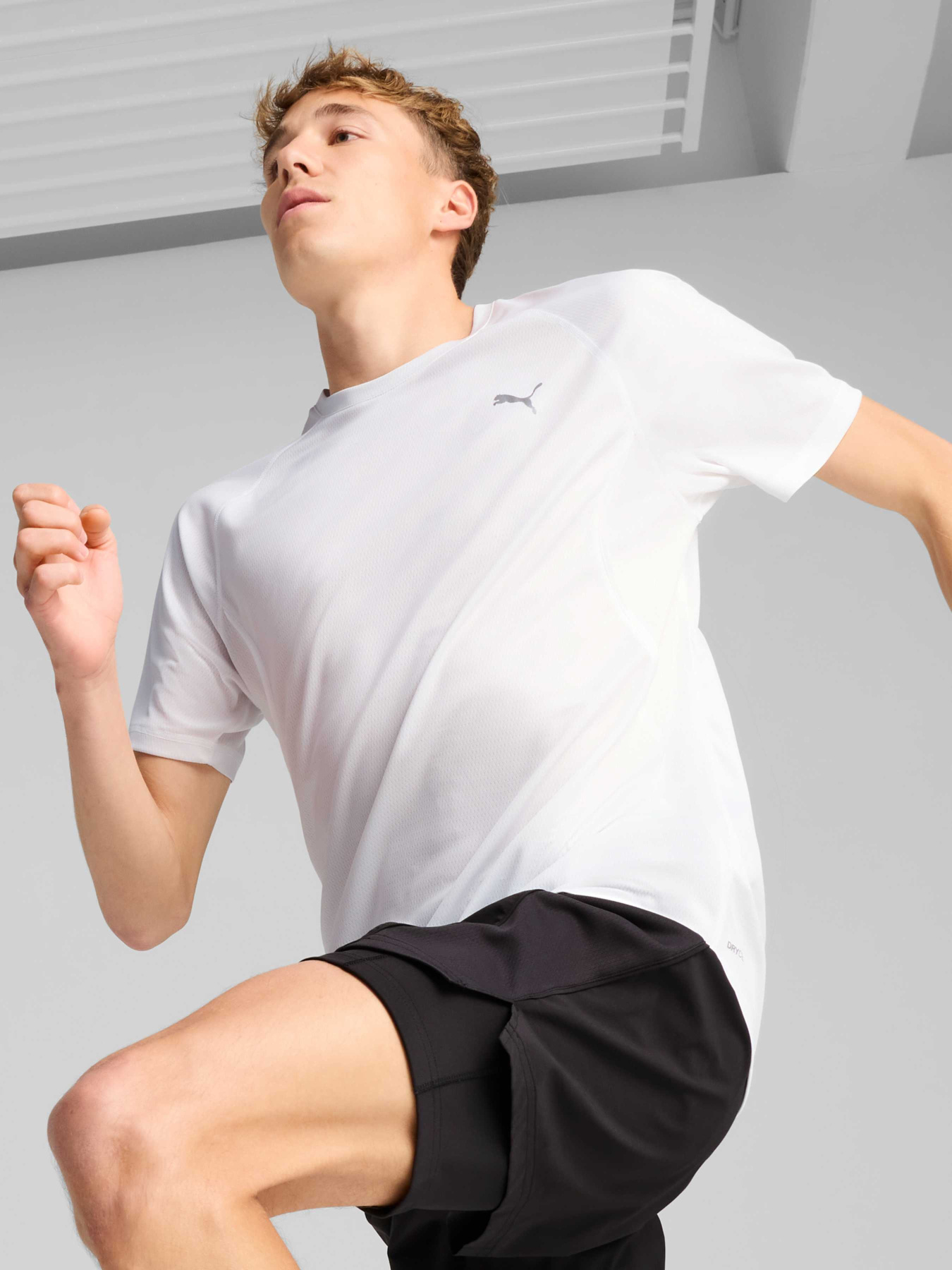 Футболки і поло PUMA Run Velocity Tee (poly) модель 526600 Футболки і поло PUMA Run Velocity Tee (poly) модель 526600 Фото