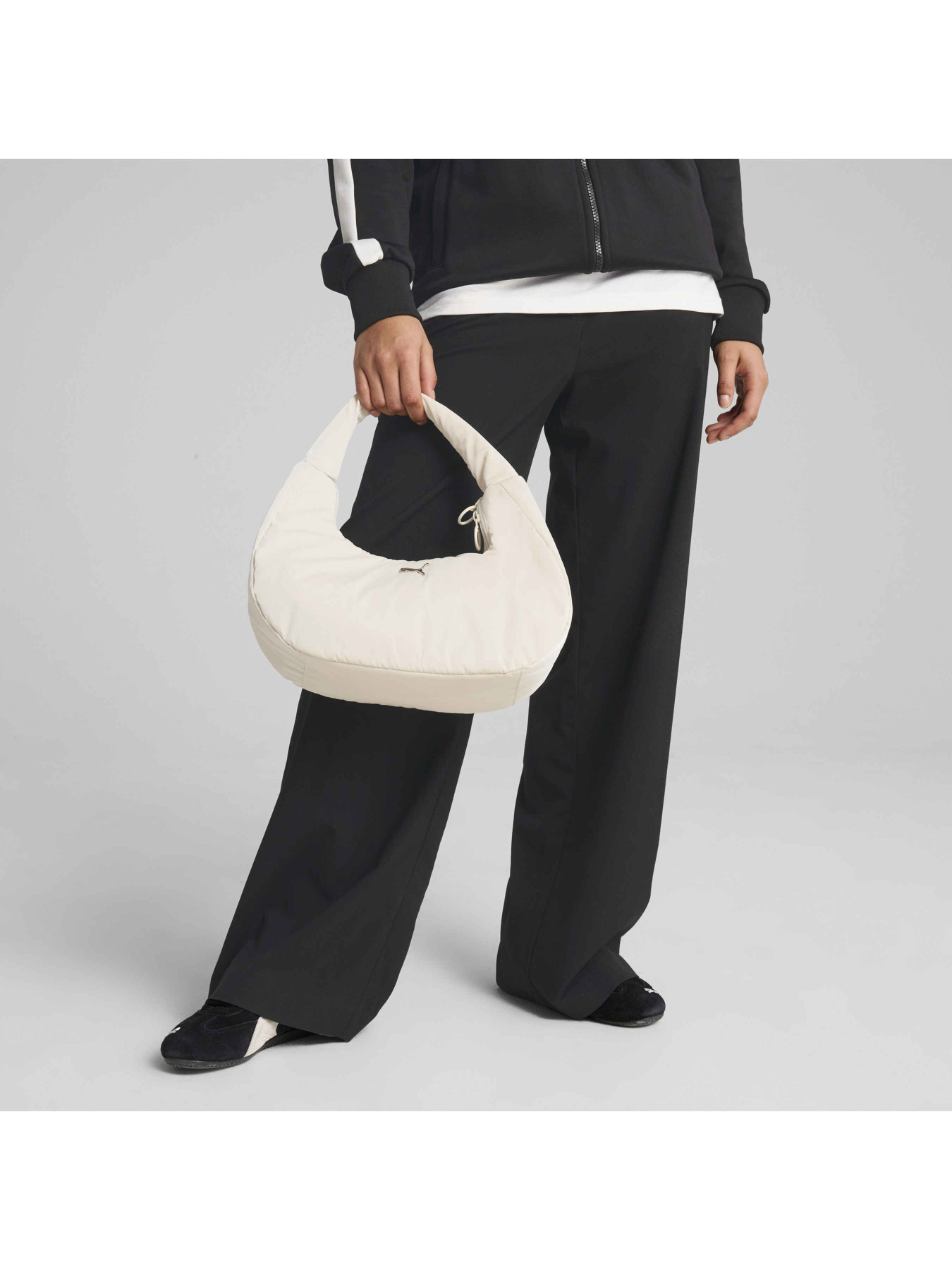 Сумки PUMA Up Hobo Bag модель 091299 Фото