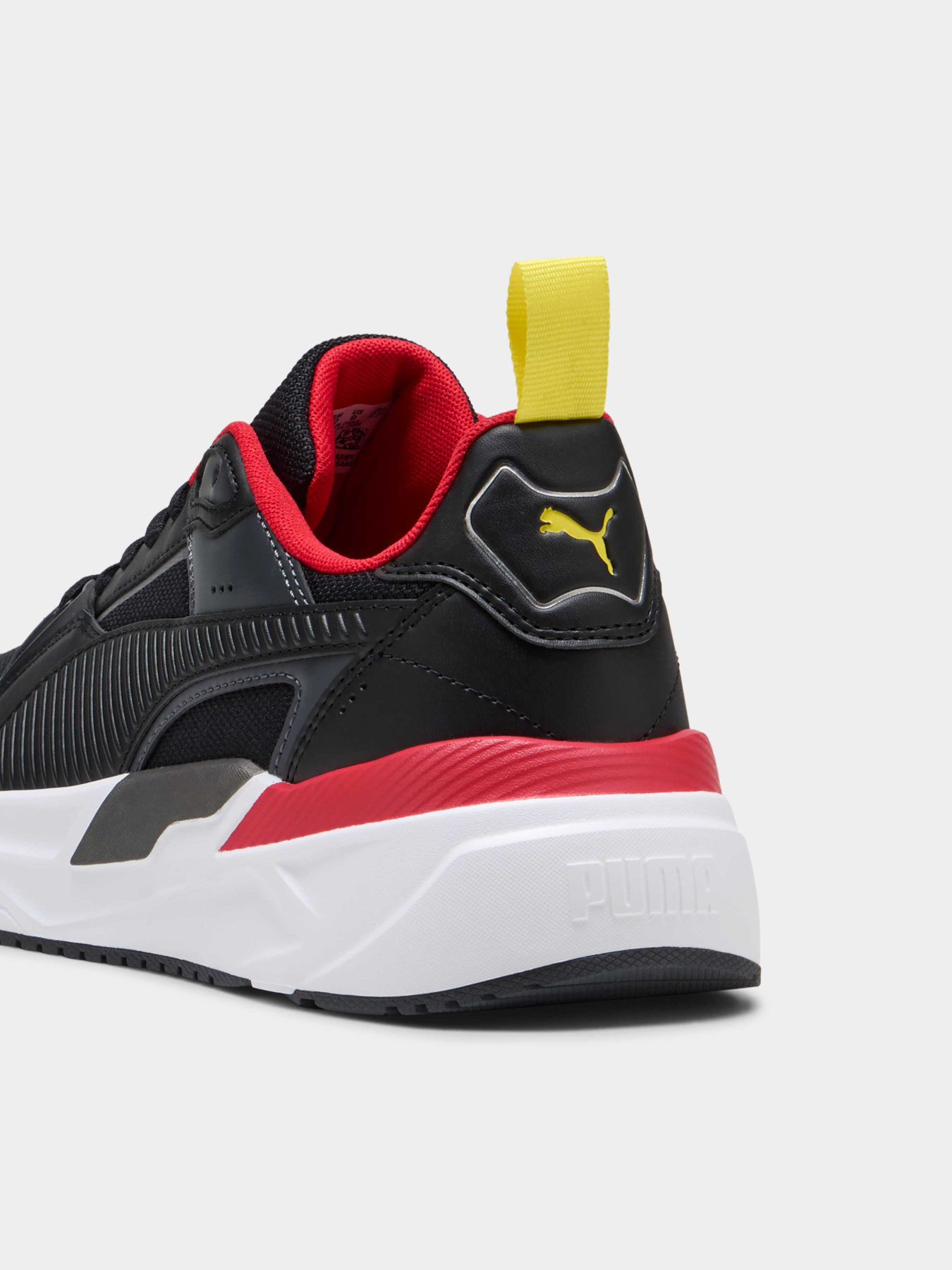Кросівки PUMA Ferrari Trinity 2 модель 308762 Фото